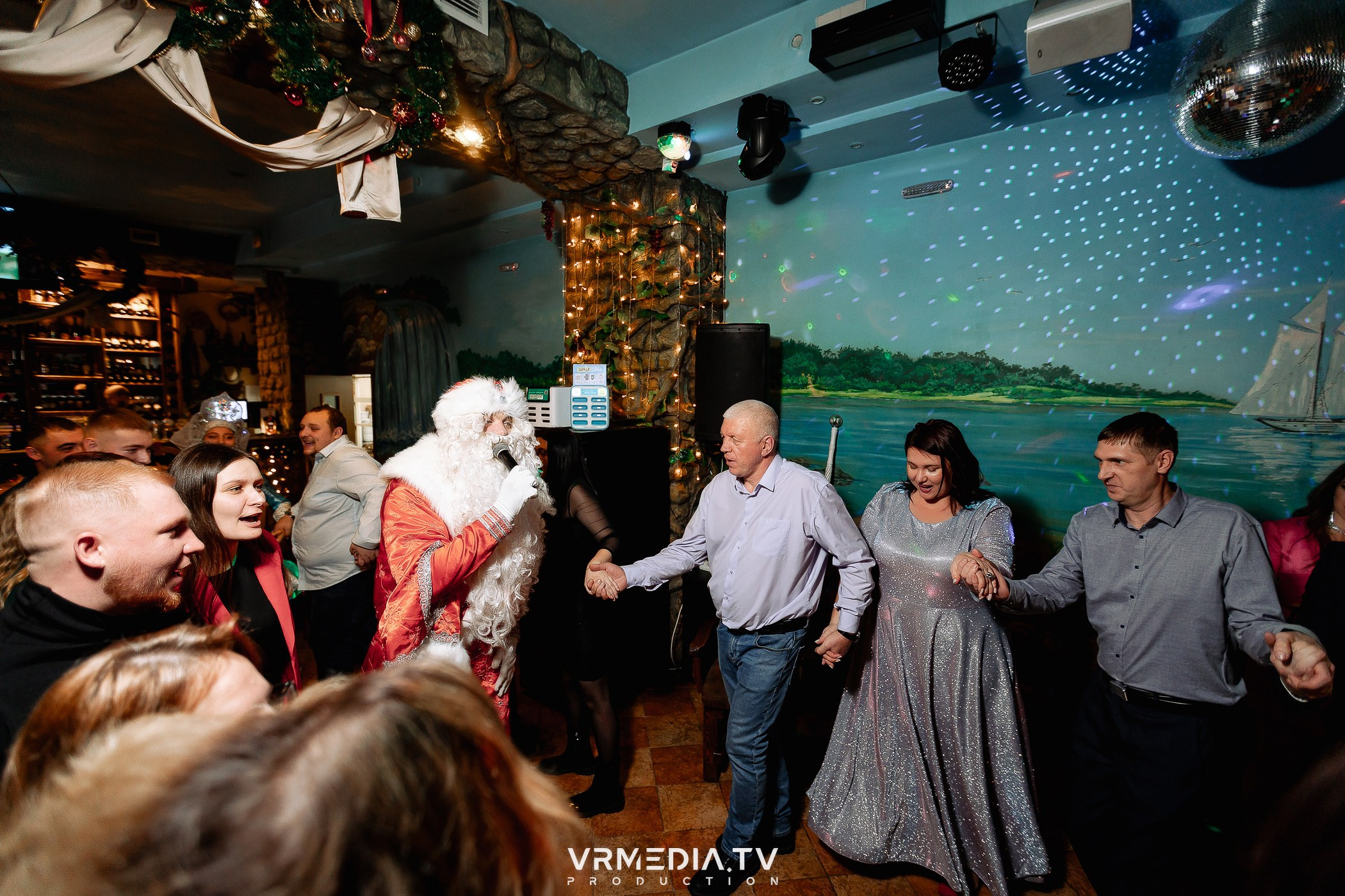 Новогодний вечер в ресторане «Лазурный Берег»