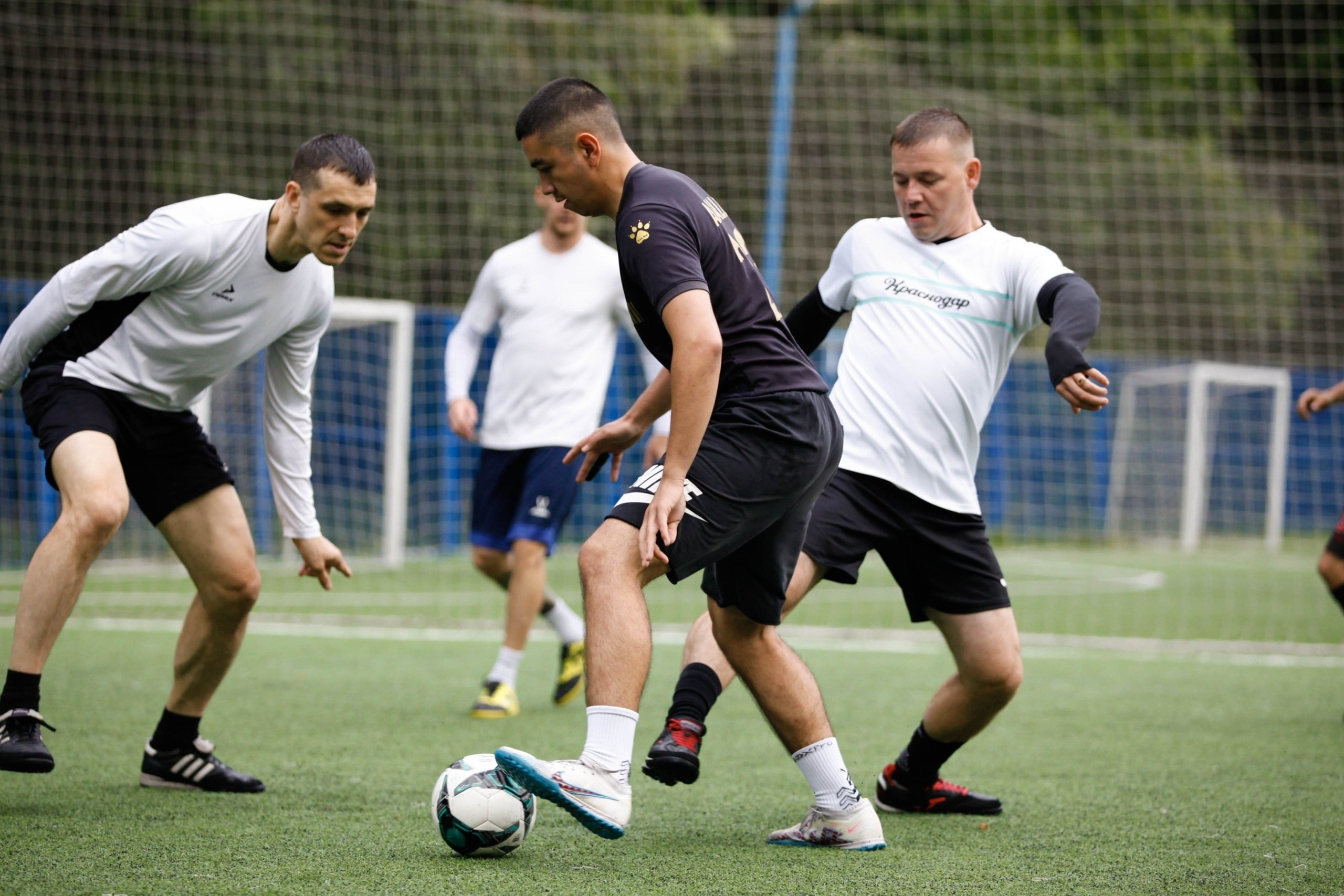 ФУТБОЛ. Фото. Спортивный фотограф, трансляция, звук и свет в Новосибирске