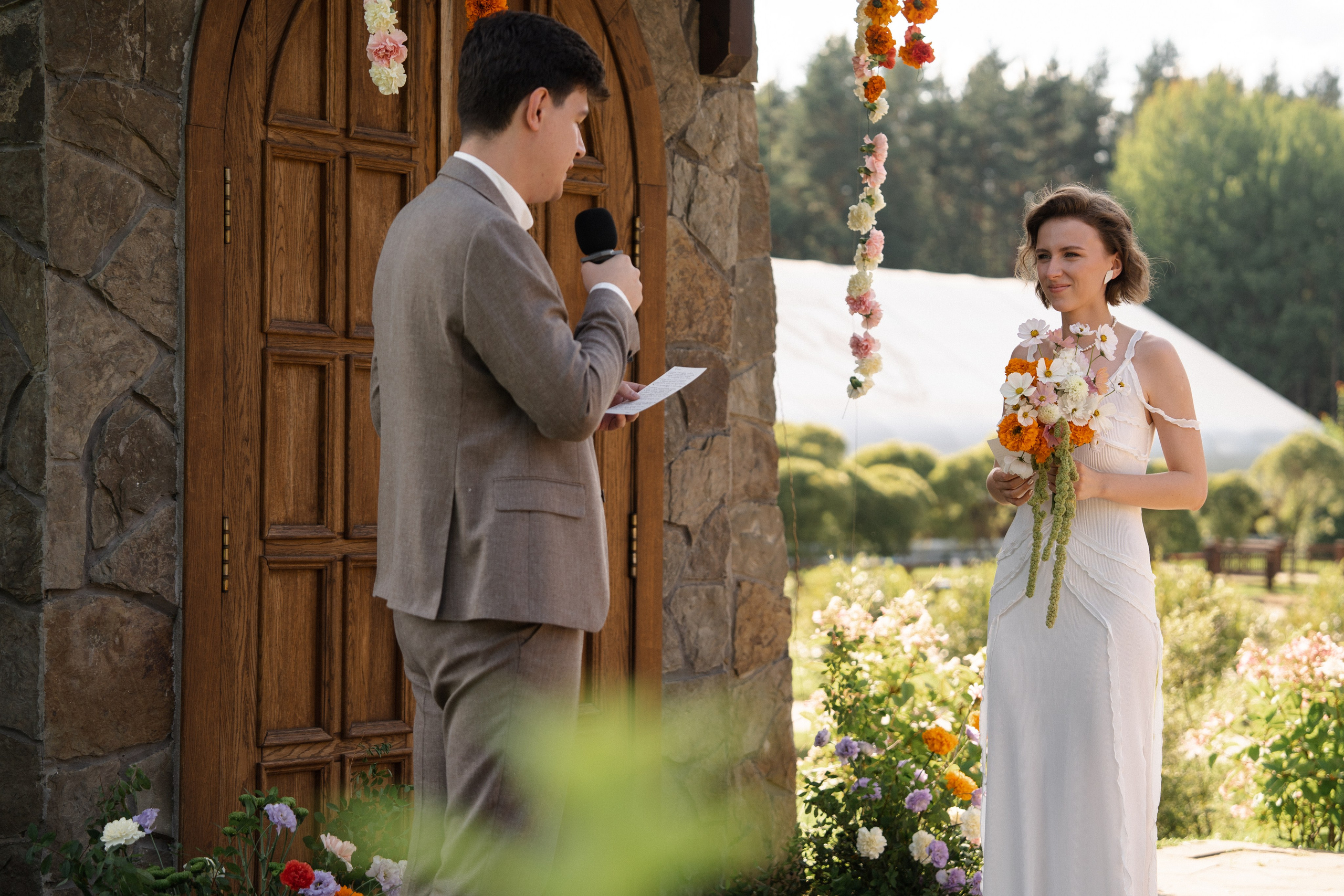 Арина & Иван. Камерная свадьба на природе в стиле в расслабленном стиле. Свадебный фотограф организатор в Санкт-Петербурге Ассоль Опарина