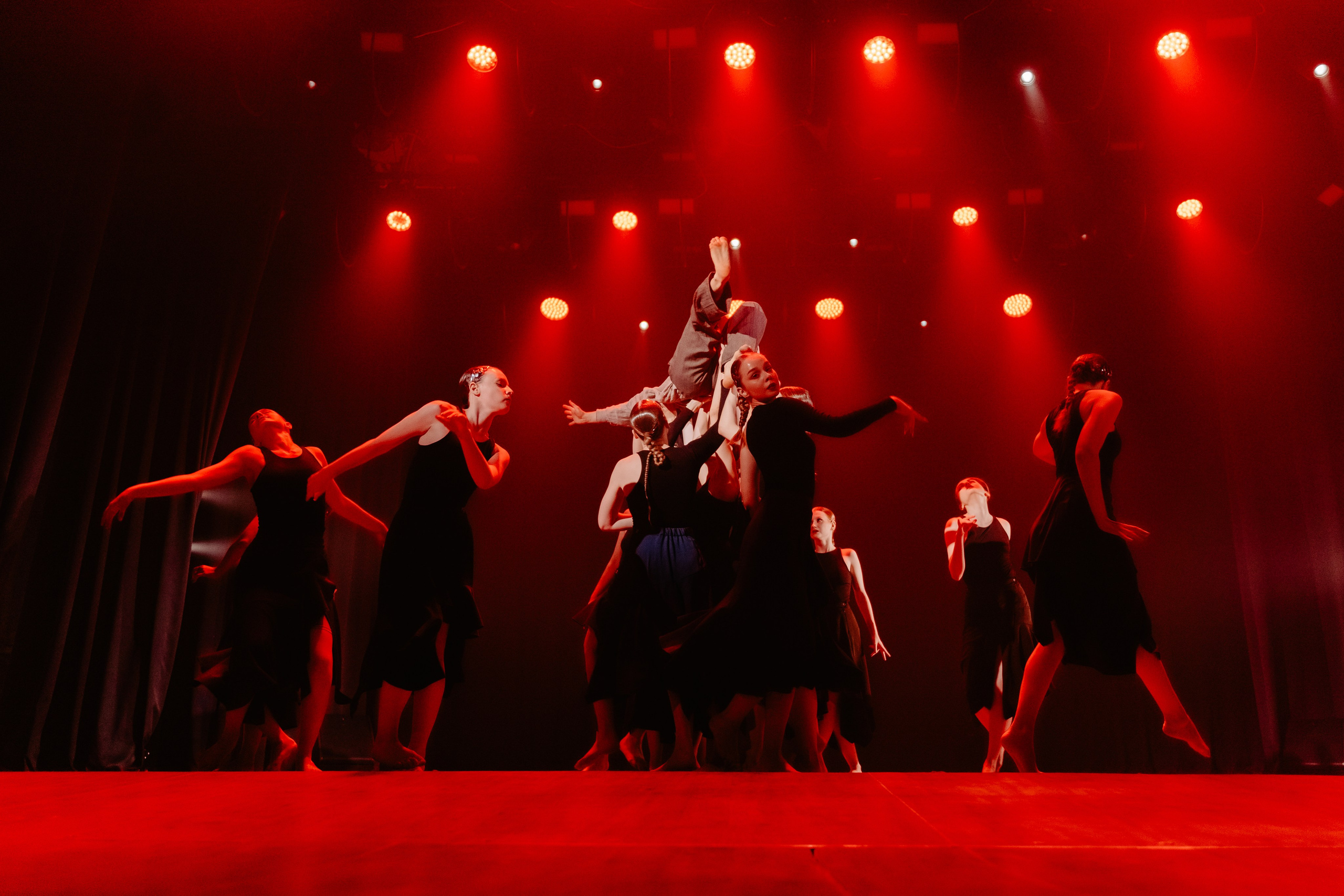 Спектакль «Песнь сирен». Главная