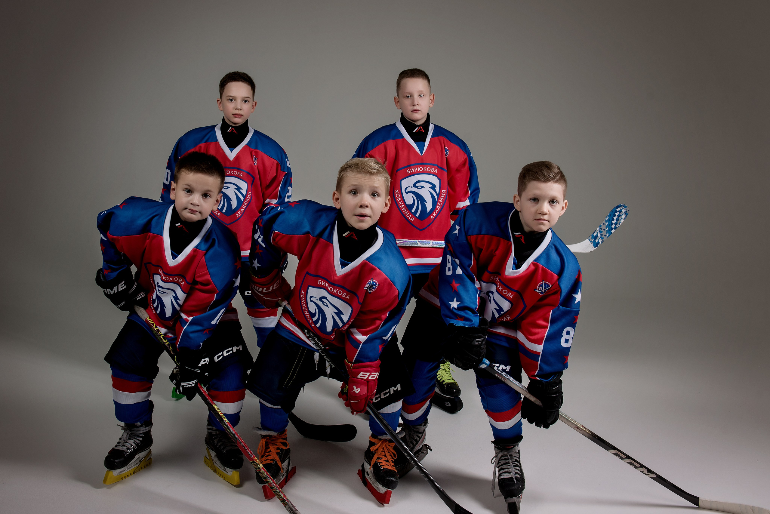 Хоккей — Гимнастика групповая съемка. Детский фотограф в Долгопрудном и Москве