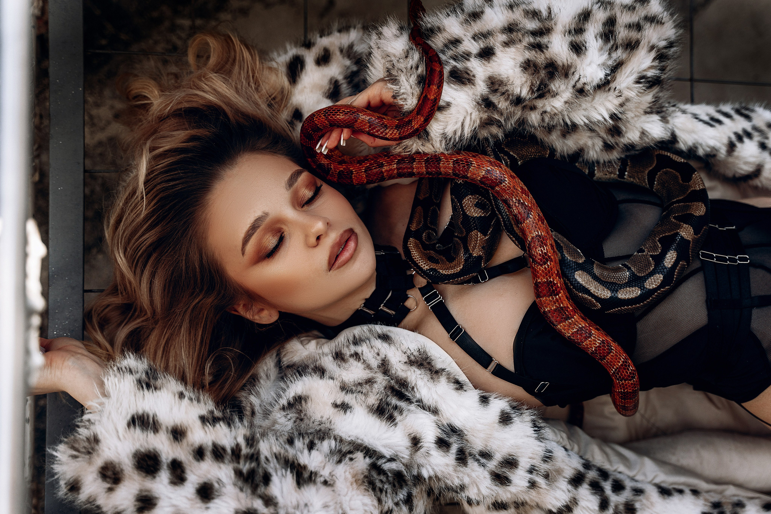 Аня — фотосессия со змеёй. Фотограф в Смоленске Ольга Давыдова