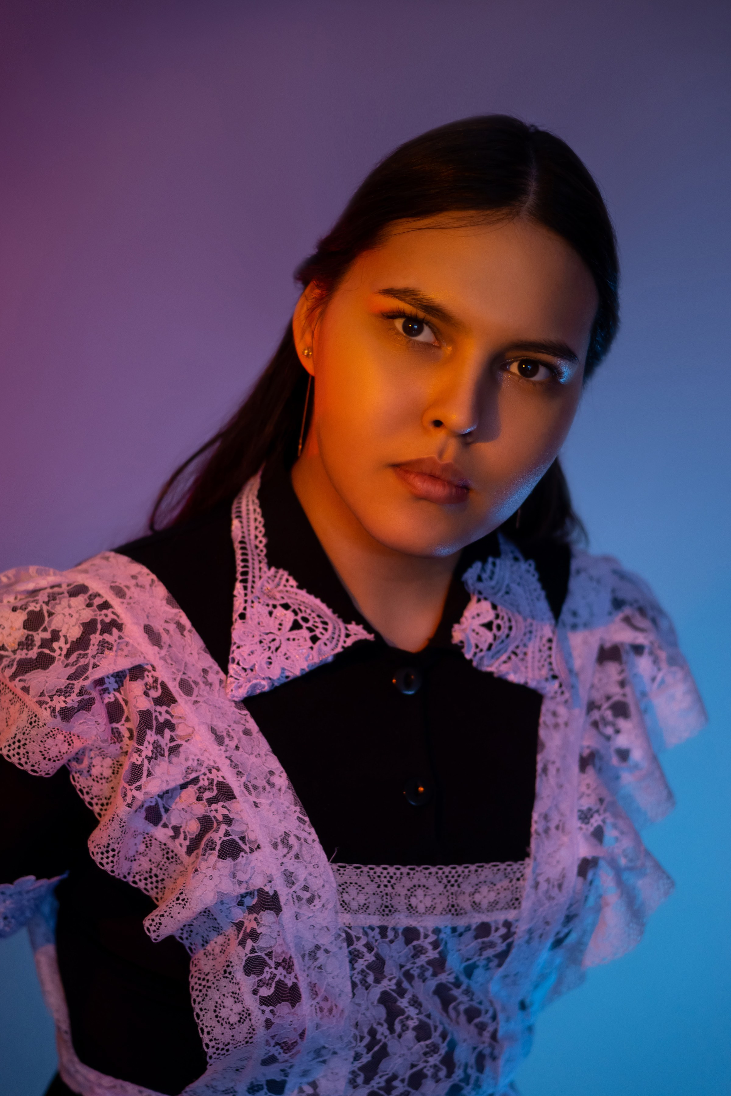 В школе, портреты с цветной подсветкой. Ольга Плаксина фотограф в Саратове