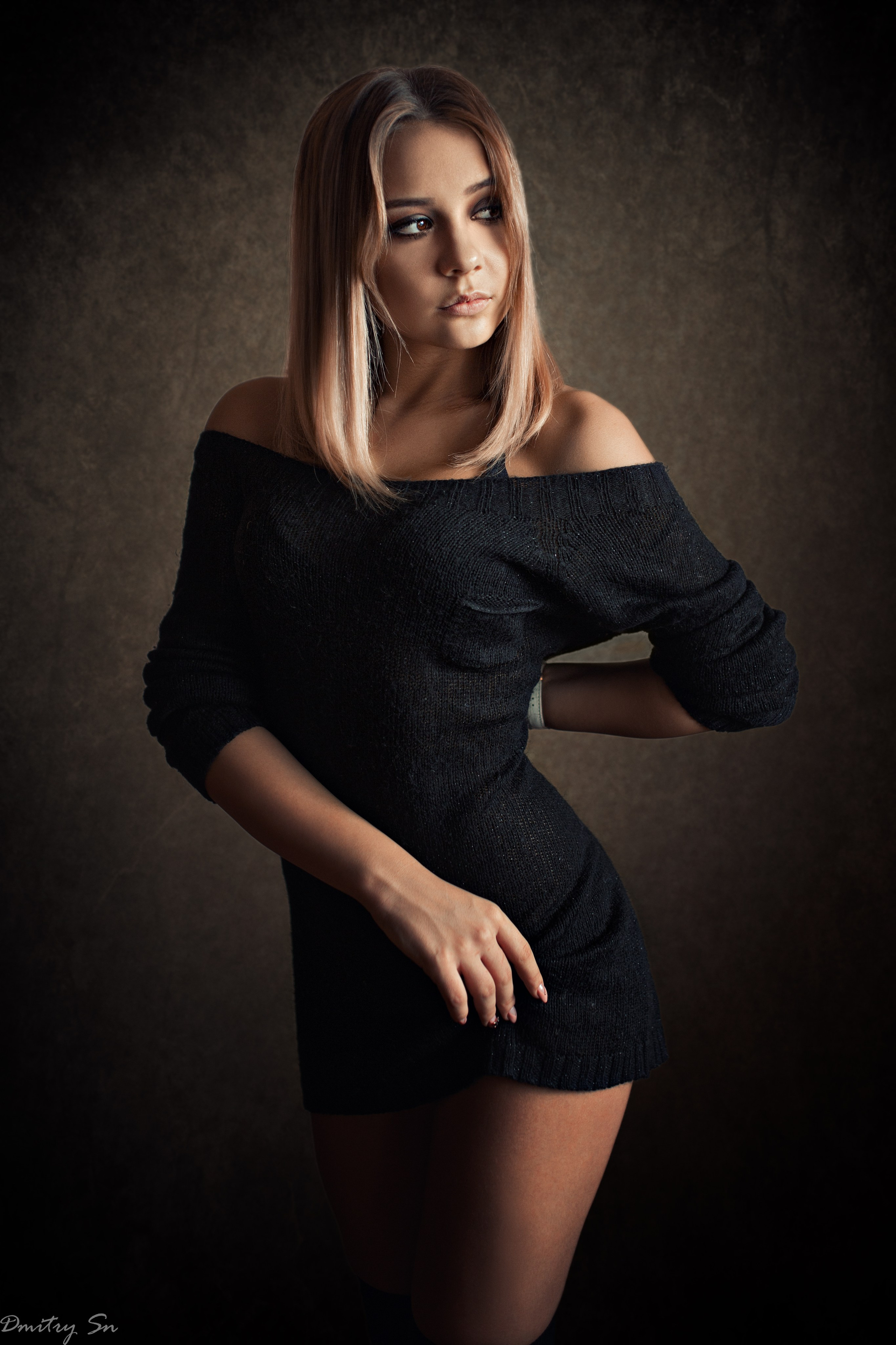 Фотосет с Надеждой у окна в формате для «себя»