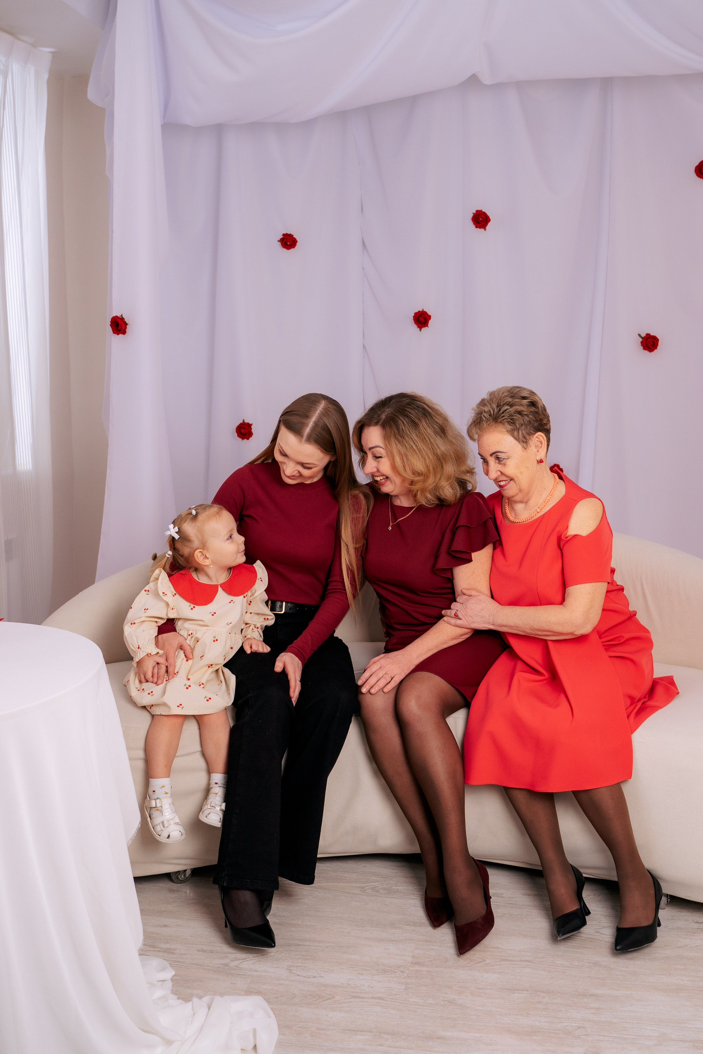 Катерина, Анна и их бабушки. Фотограф в Казани Алсу Багабиева