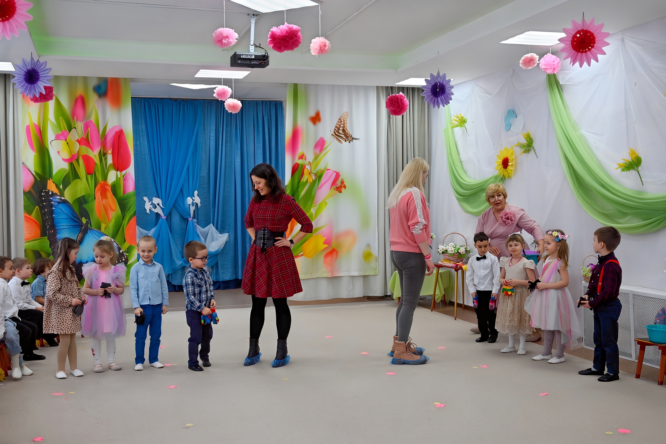 Праздник в группе «Дружная семейка». Семейный и детский фотограф Москва