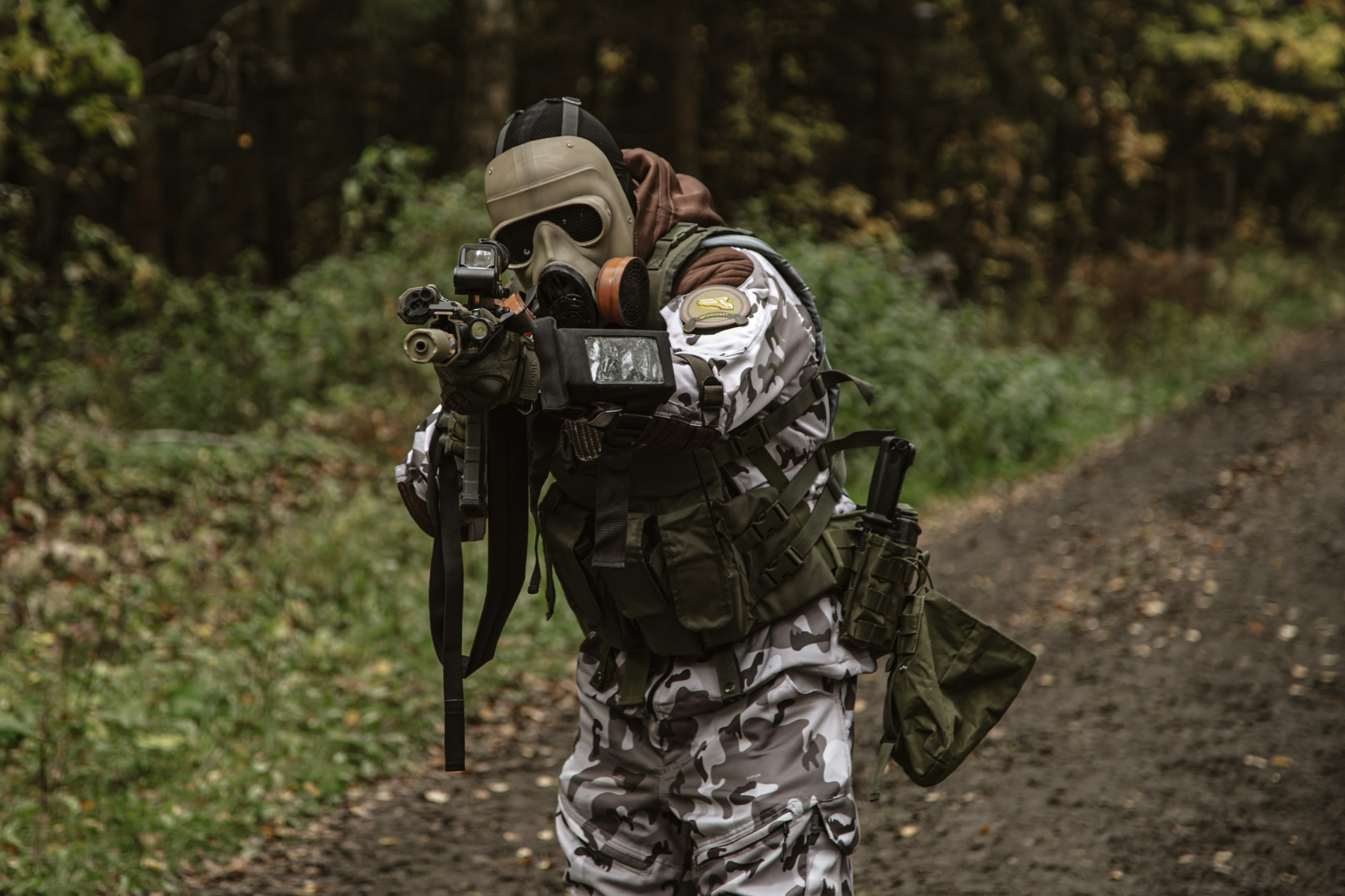 Полоса отчуждения 26-27.09.26. Репортажный фотограф в Москве Агафонова Мария