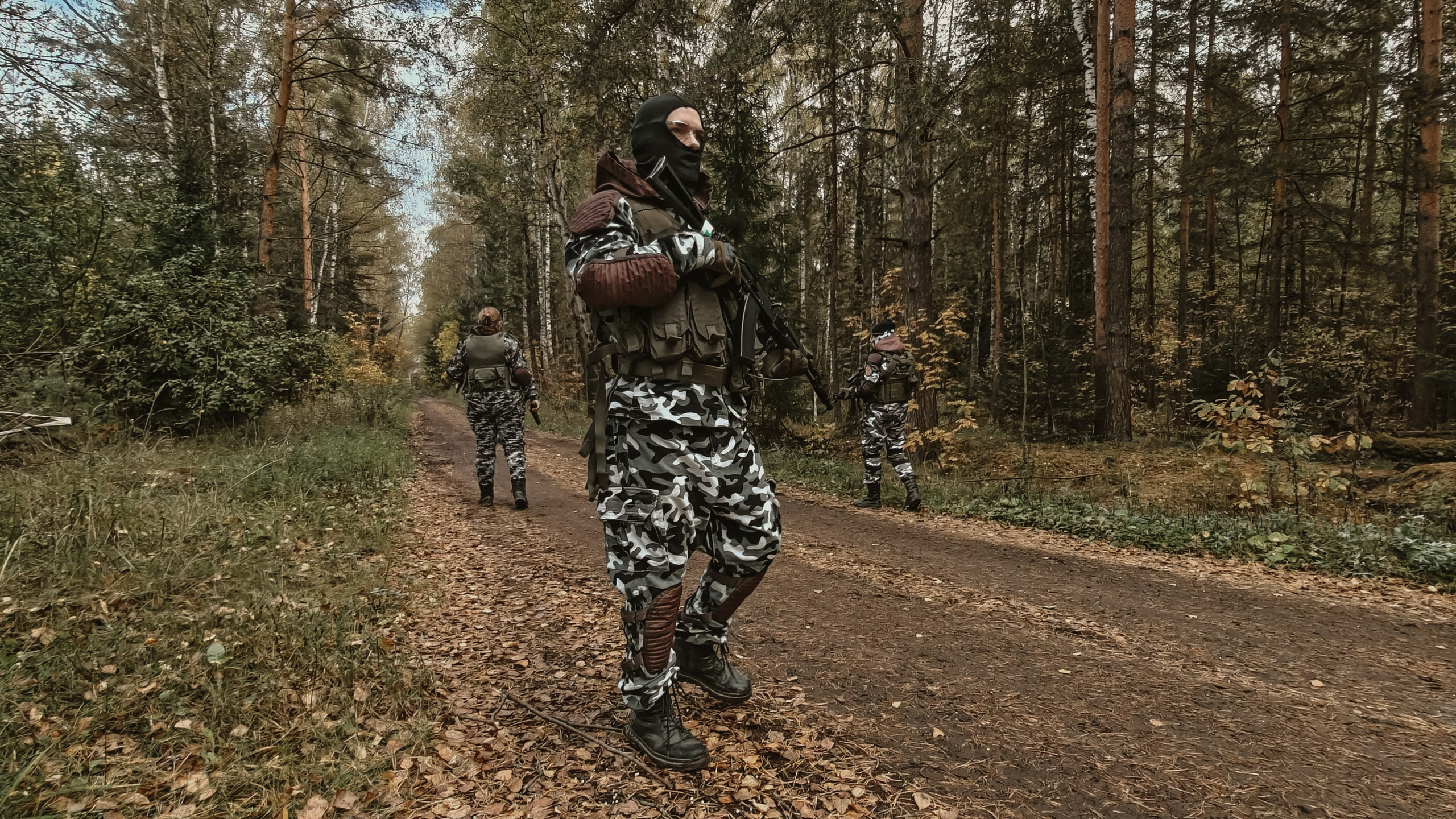 Полоса отчуждения 26-27.09.26. Репортажный фотограф в Москве Агафонова Мария