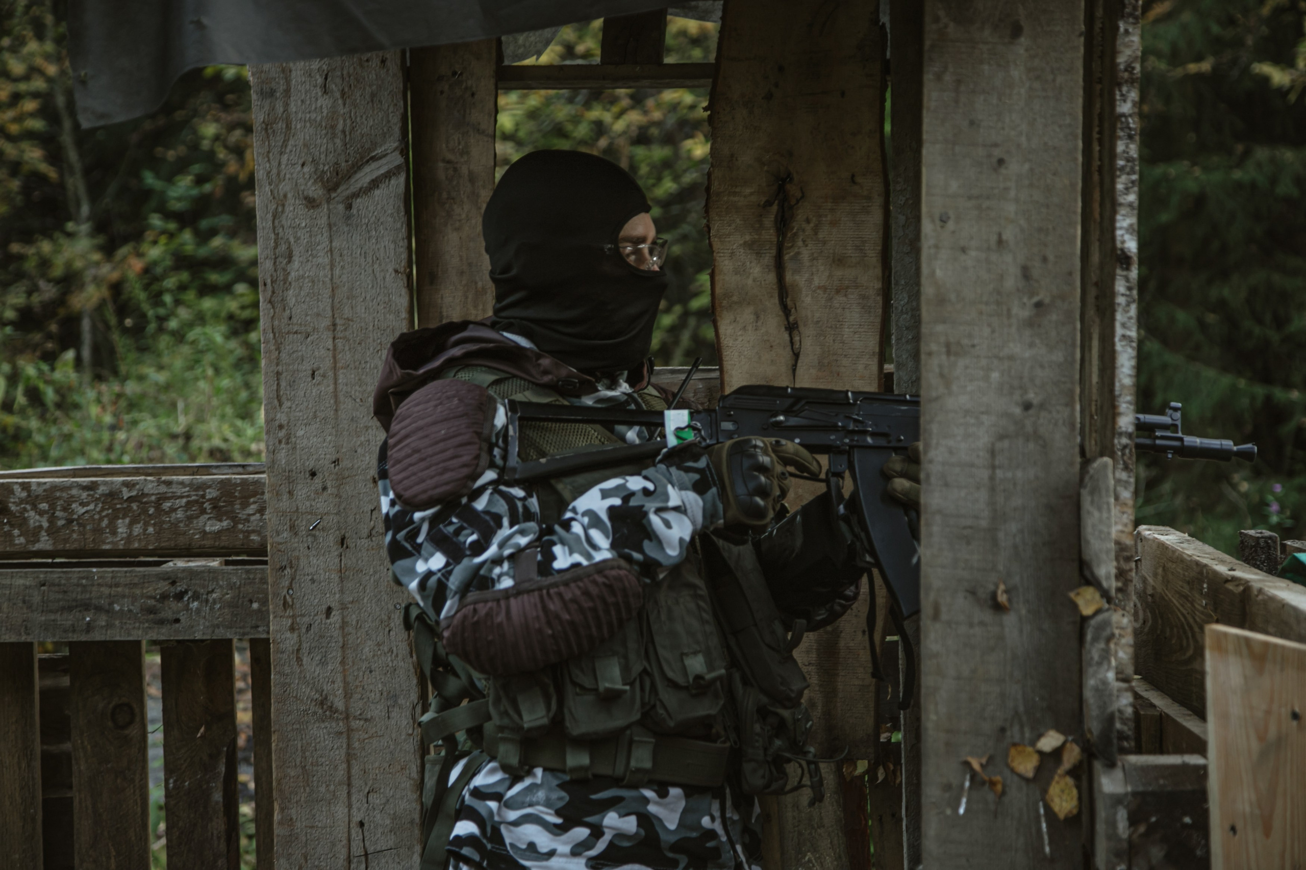 Полоса отчуждения 26-27.09.26. Репортажный фотограф в Москве Агафонова Мария