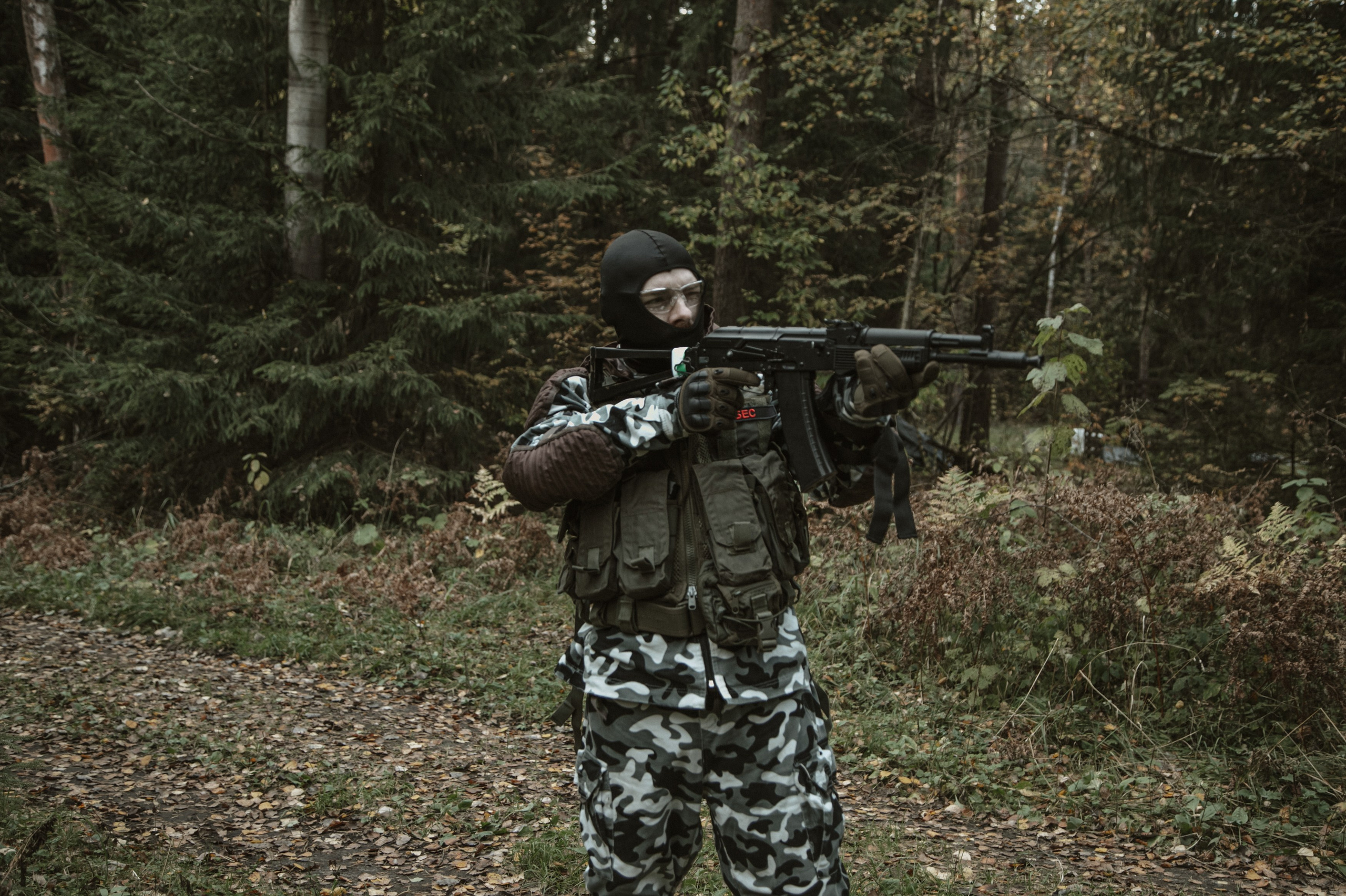 Полоса отчуждения 26-27.09.26. Репортажный фотограф в Москве Агафонова Мария