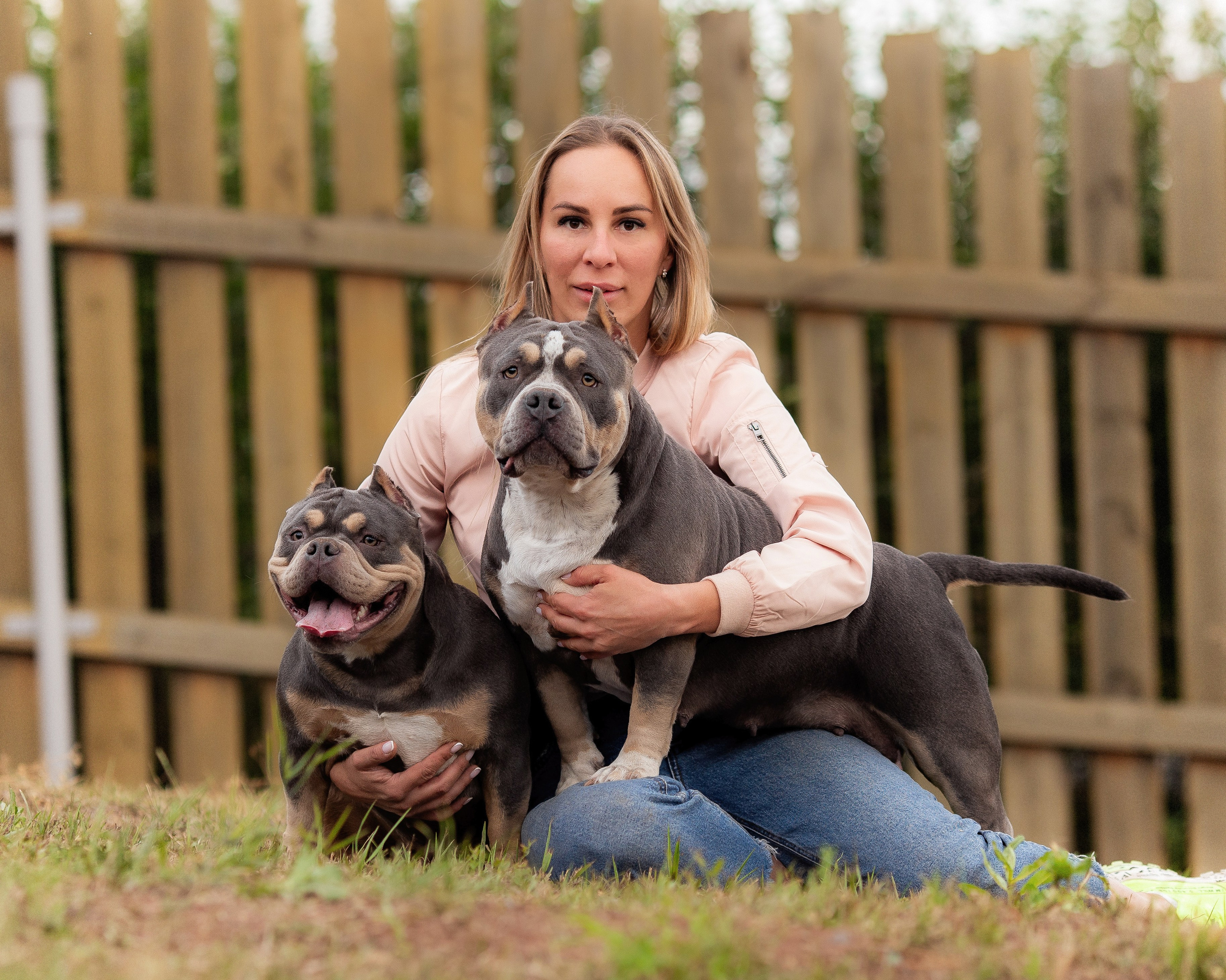 Наталья и булли. Фотограф Анималист в Перми Анастасия Остерман