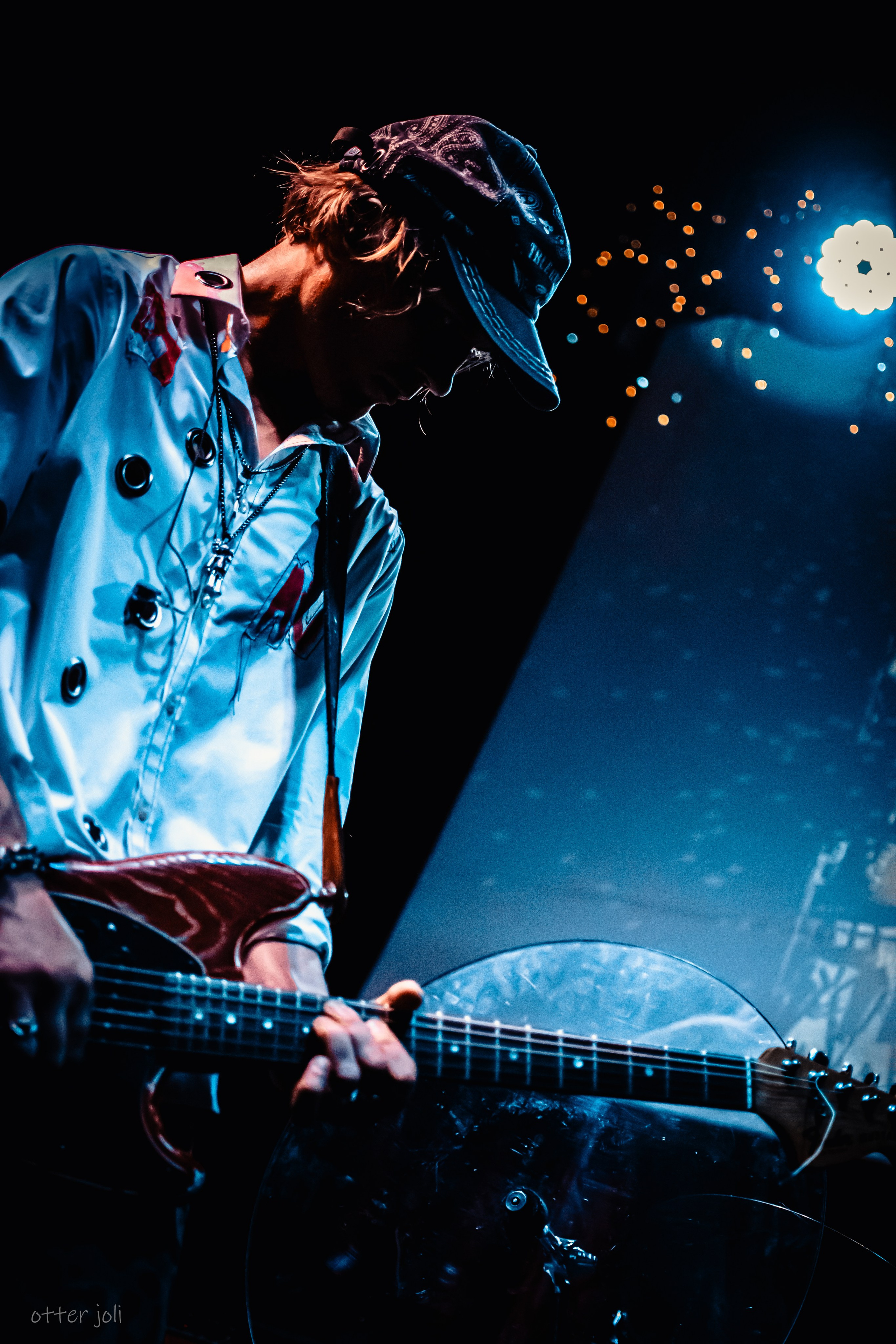 Anzhela Vopit | 16 Тонн Арбат. Концертный репортёр Валерия Сафина