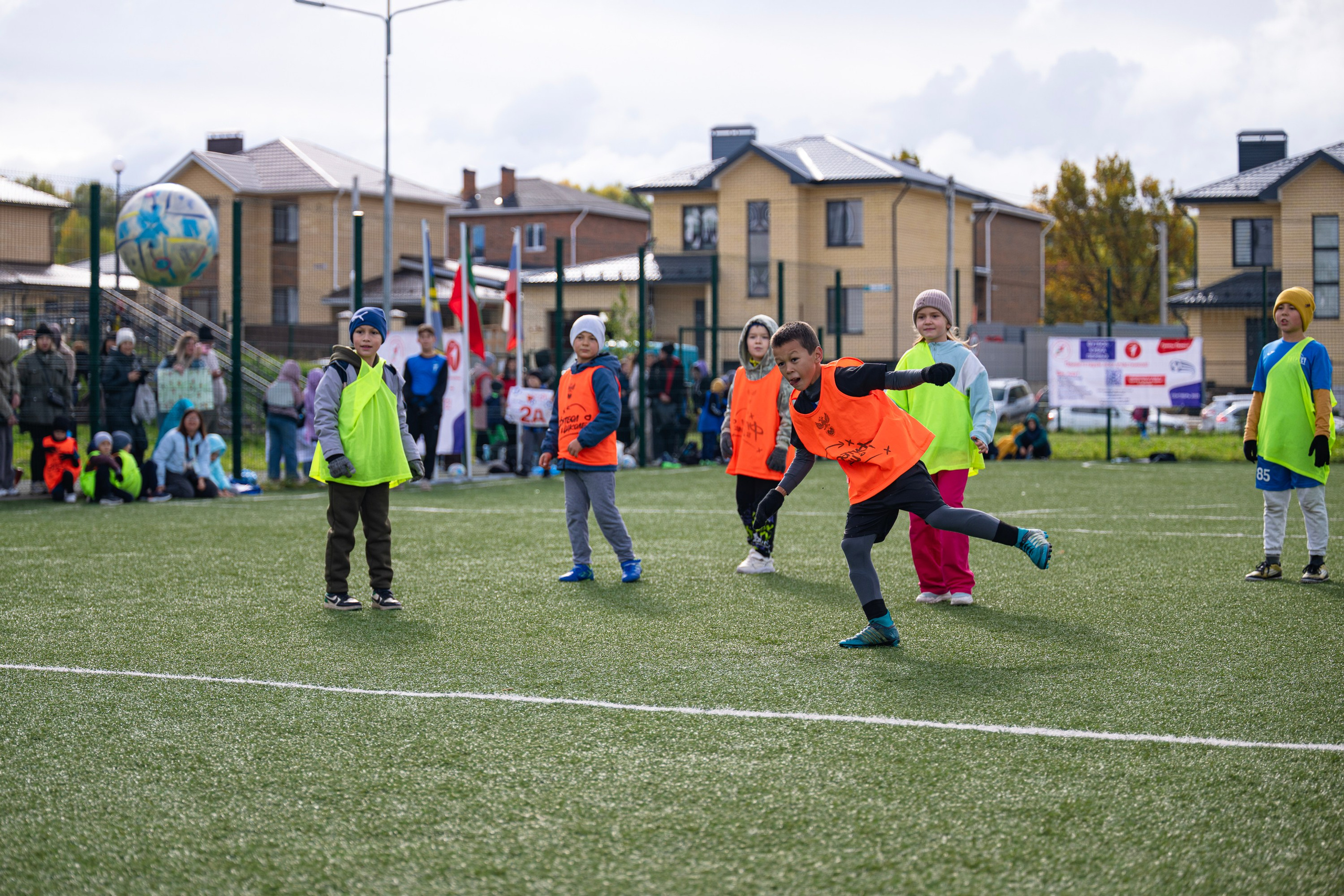 Детский футбол. Республика Татарстан, Высокогорский район, с. Высокая Гора. Свадебный фотограф в Казани, и Зеленодольске Радик Мухаметов