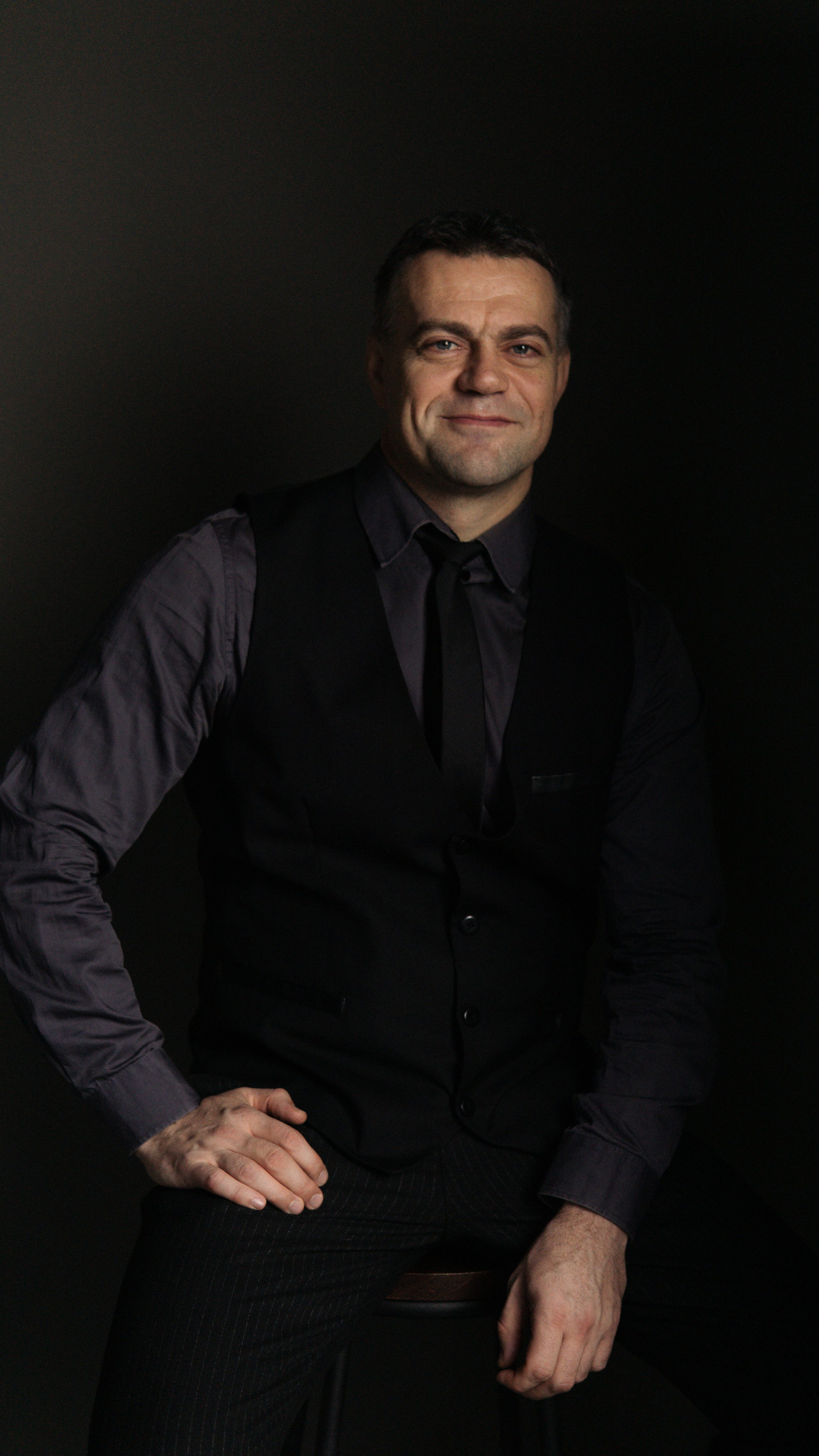 Виталий. Фотографирую женщин, мужчин и их отношения