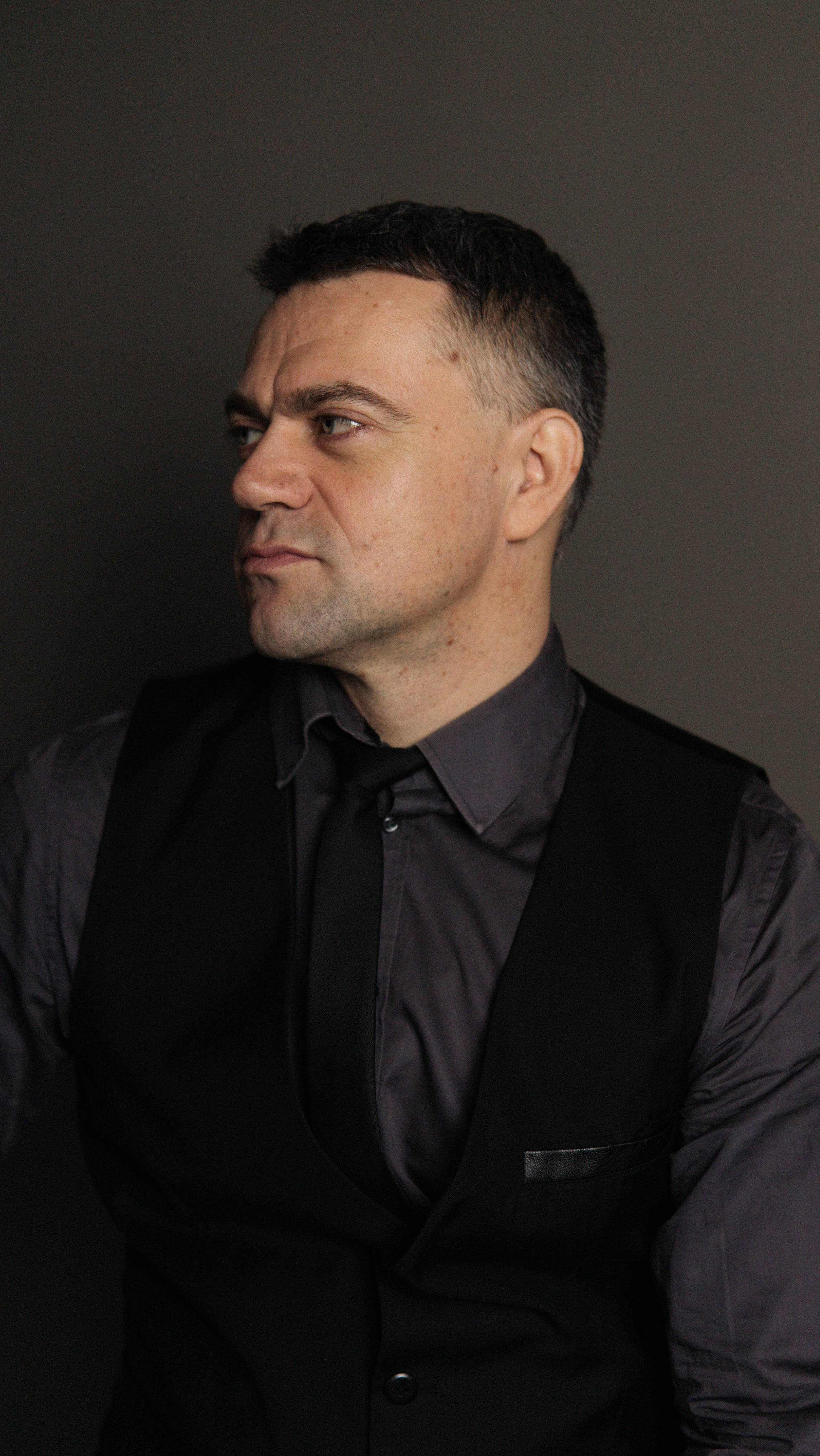 Виталий. Фотографирую женщин, мужчин и их отношения