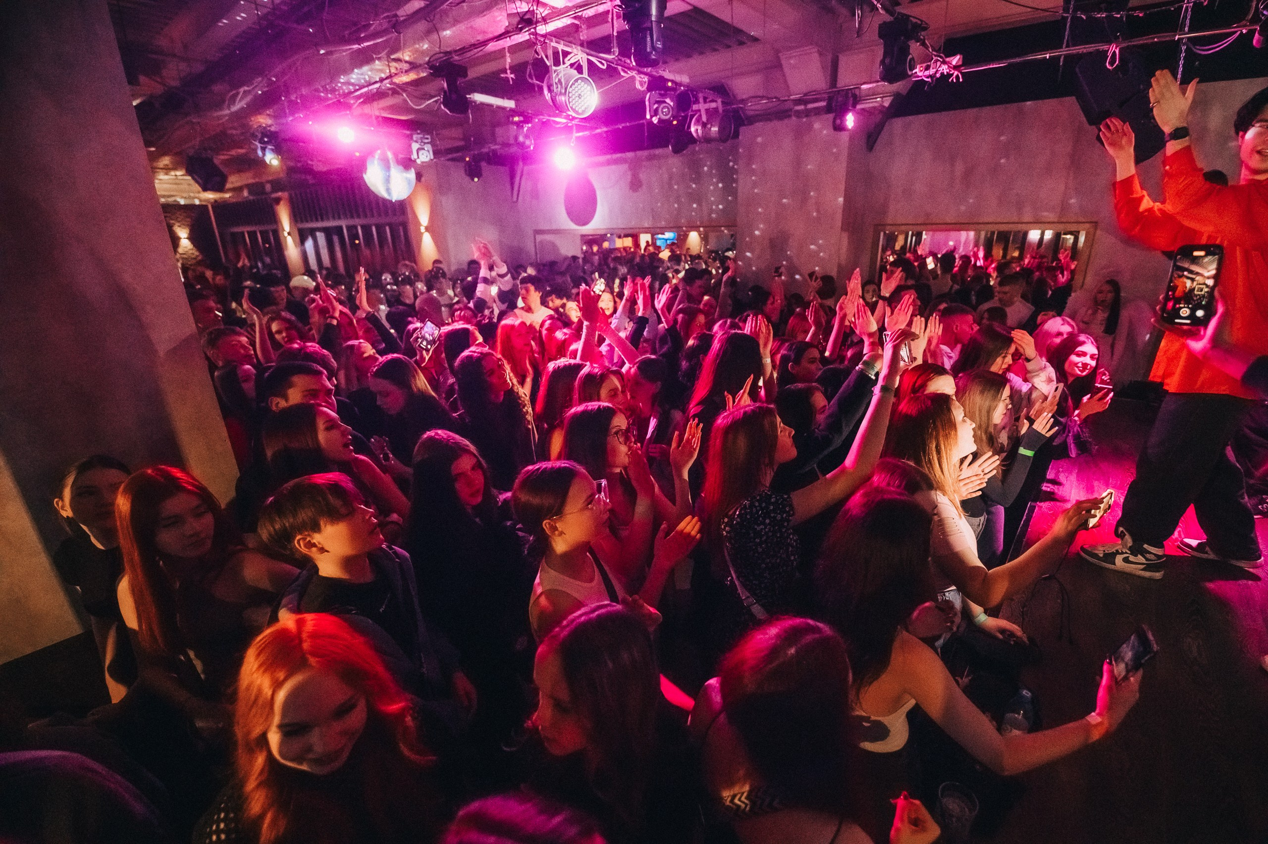 8 MARCH WOMENS DAY PARTY. Фотограф в Кемерово Владислав Шульц