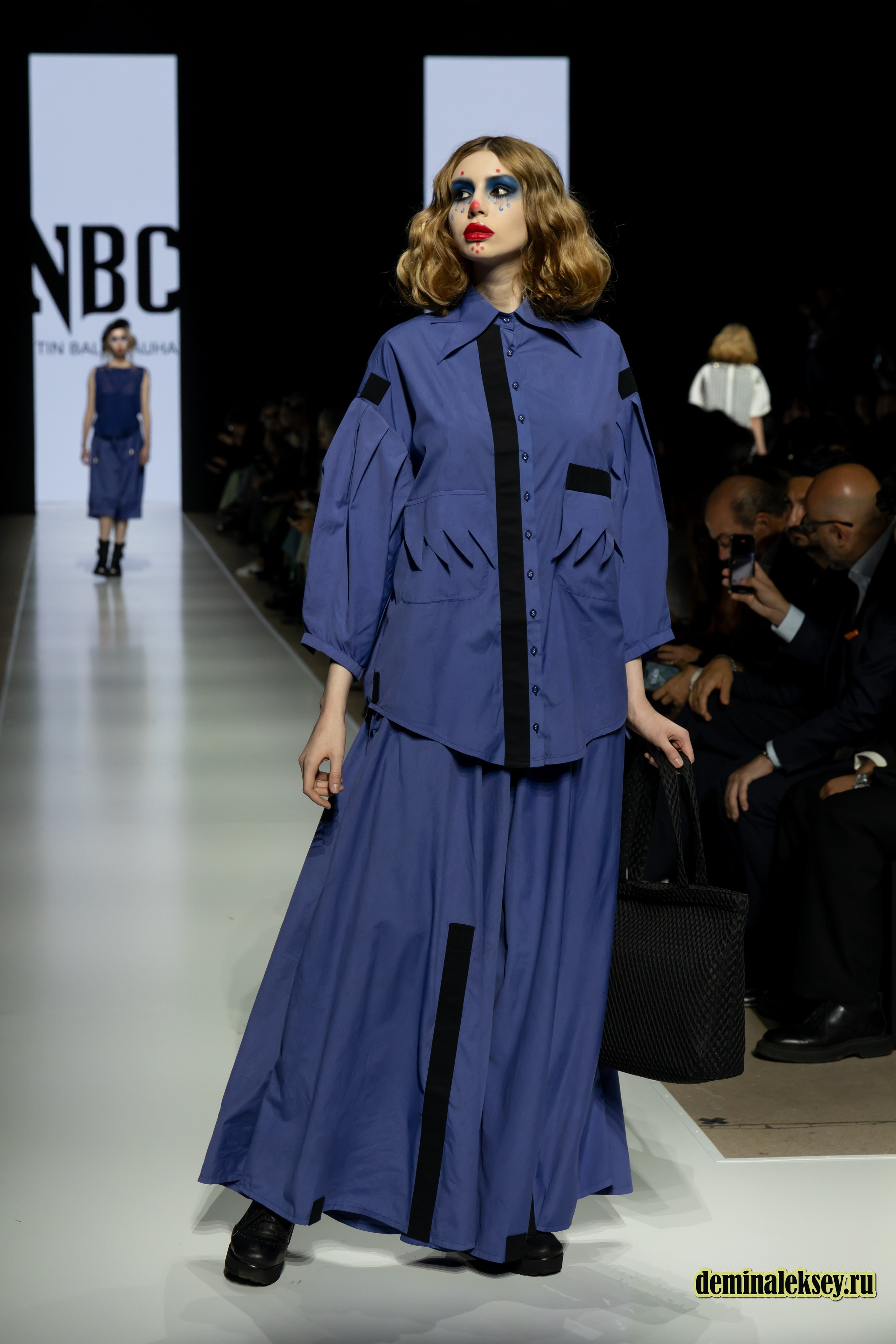 Московская неделя моды 2024 9 октября дизайнер NITIN BAL CHAHUAN presented by Fashion Design Council of India. Репортажный, семейный и студийный фотограф в Москве Демин Алексей