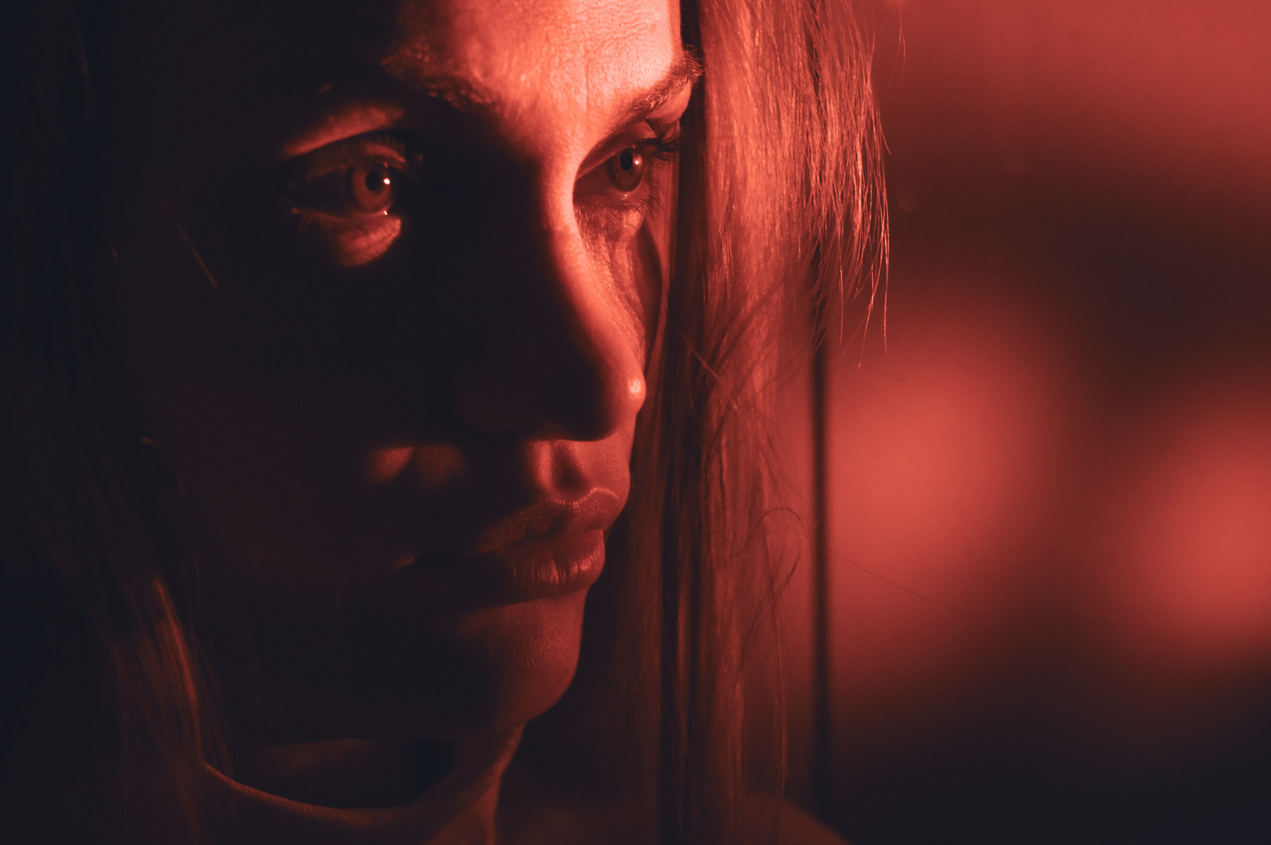 Фото проект "Внутри". Был представлен на выставке в Дортмунде Германия январь 2025 года. Спортивный фотограф в Москве Фадеева Ирина. Соревнования, турниры, чемпионаты по танцам. отчетные концерты, съемка под водой