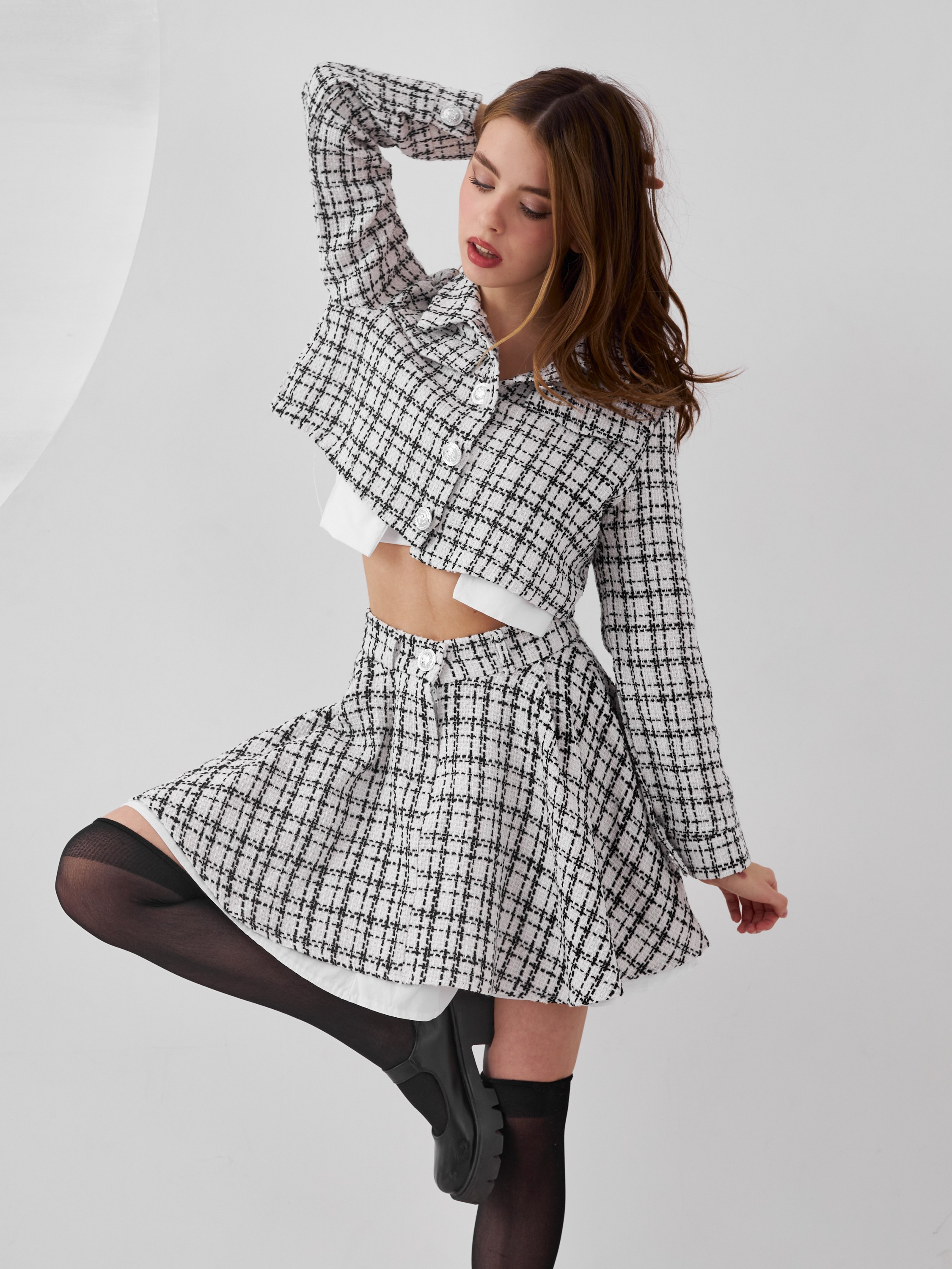 Фотосъемка костюма с юбкой пиджаком Екатеринбург Wildberries ВБ Ozon Озон фотосессия одежды Екб заказать цена фотосъемка товара WB костюмы. Фотограф Екатеринбург Анастасия Жерновская | Маркетплейсы и нейрофото