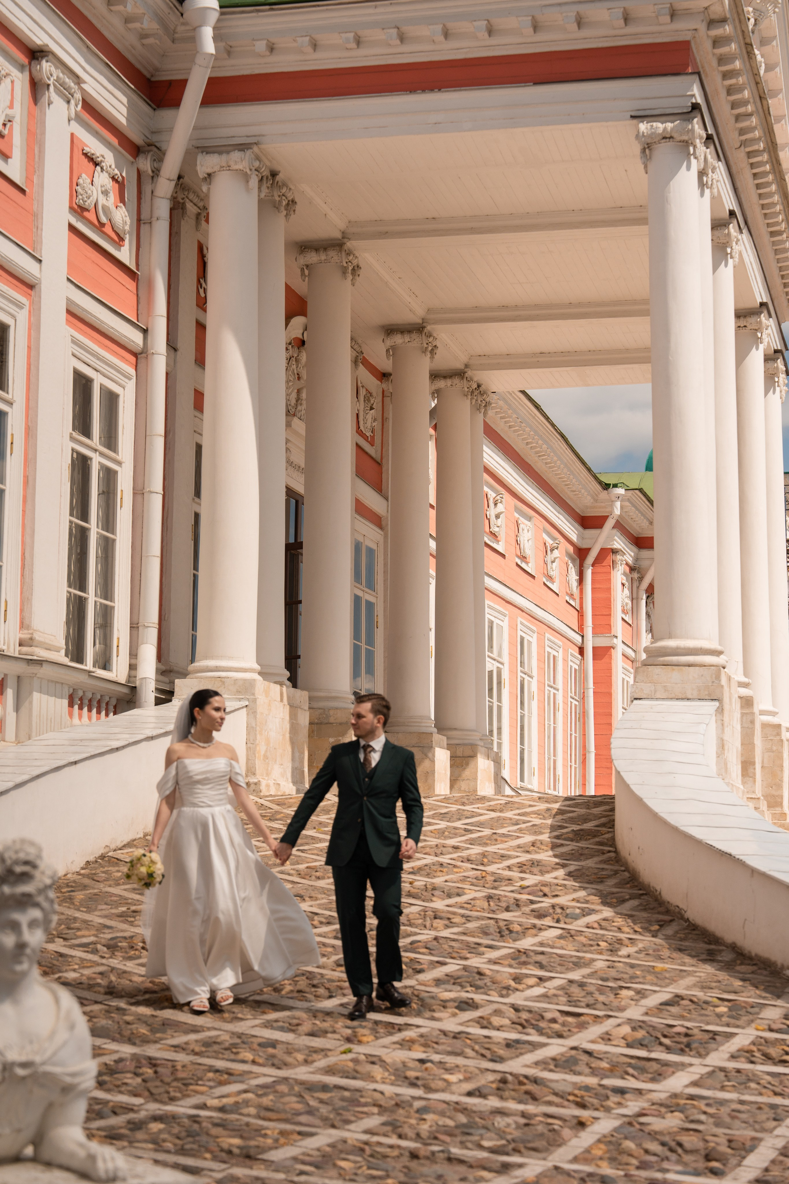 Влад и Илина в Кусково. Свадебный фотограф в Москве Анна Полушина