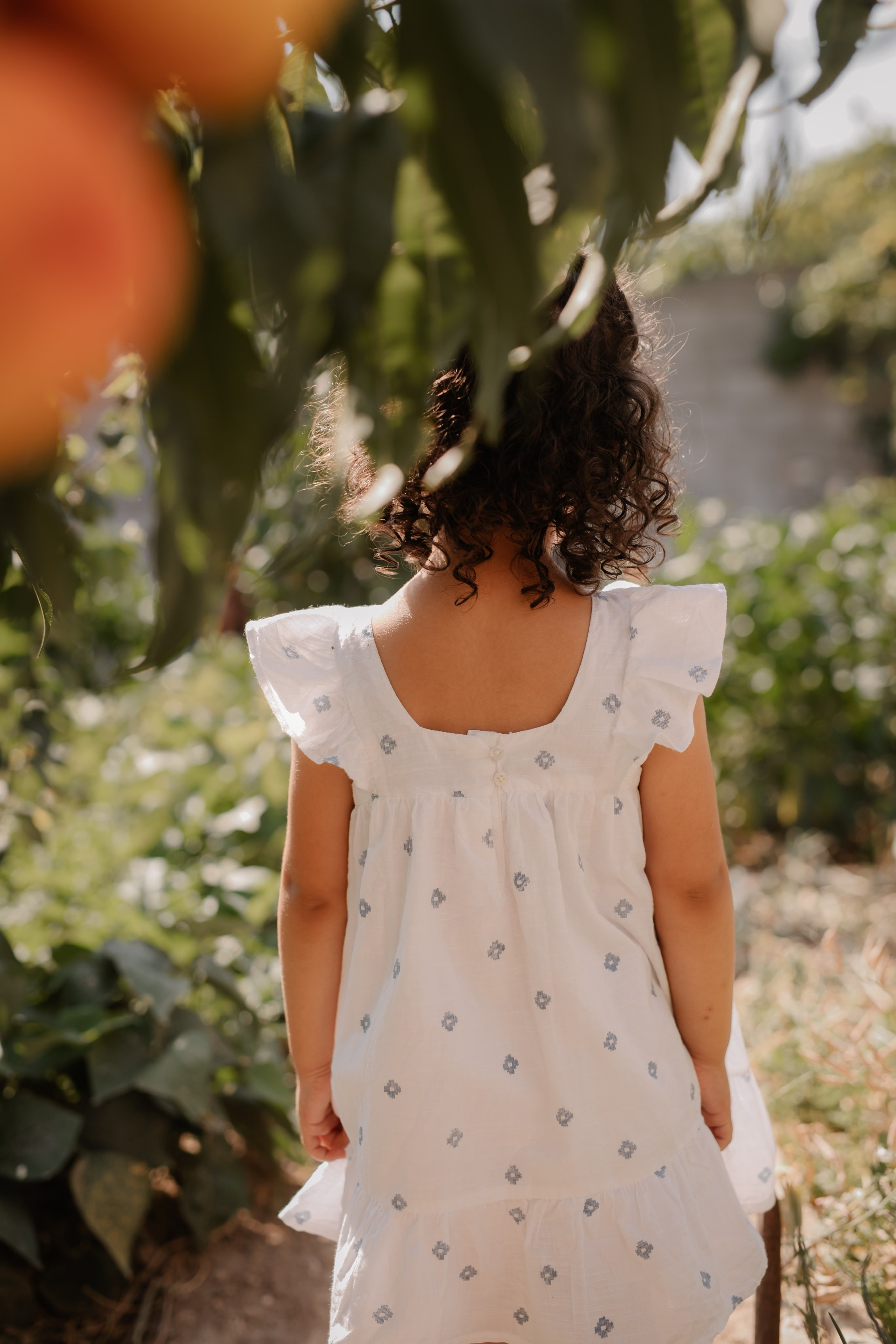 Baby with peaches. Фотограф и ретушер. (Армения/Россия)