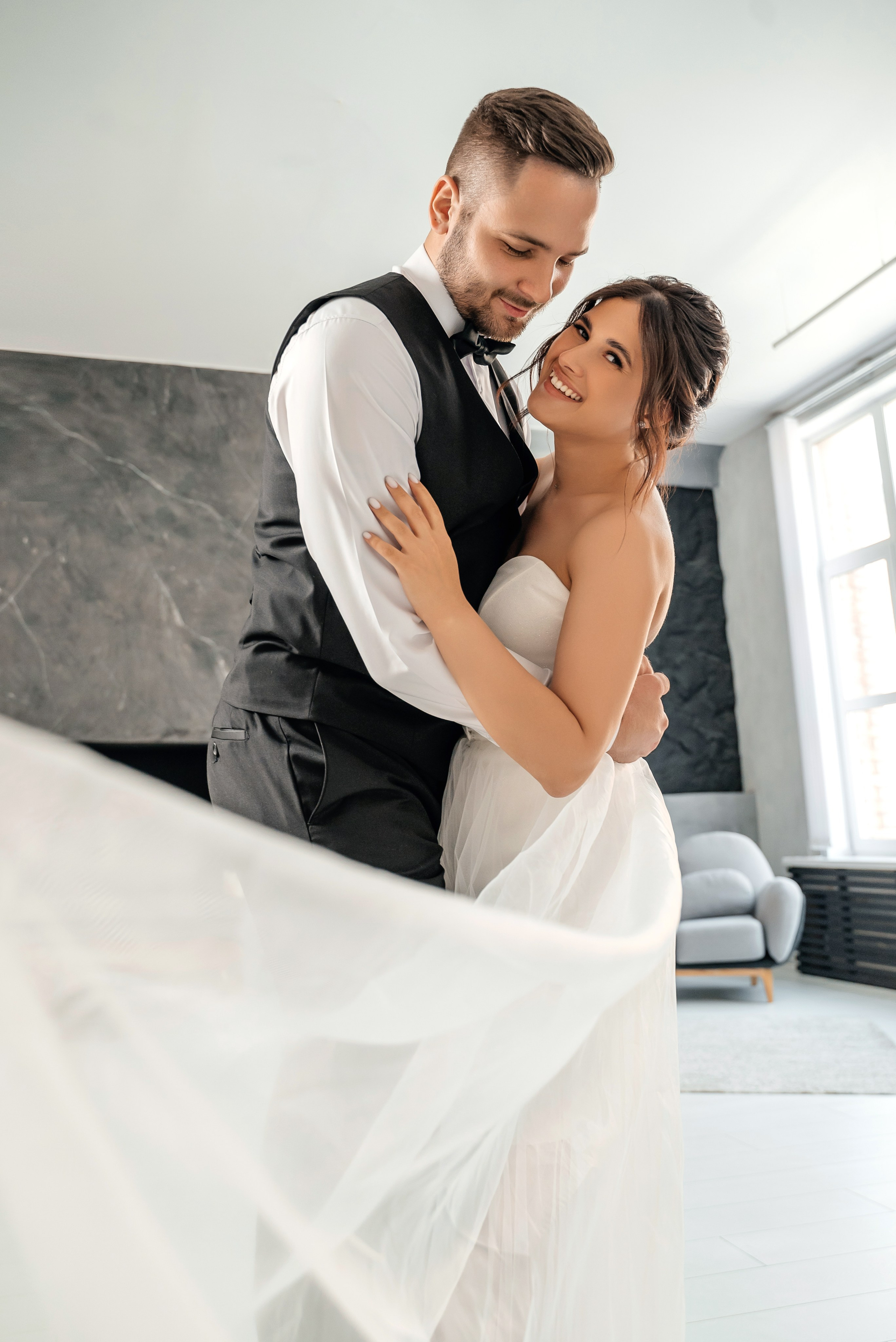 Полный летний свадебный день, прогулка на природе и в городе. Свадебный фотограф Елена Рякина