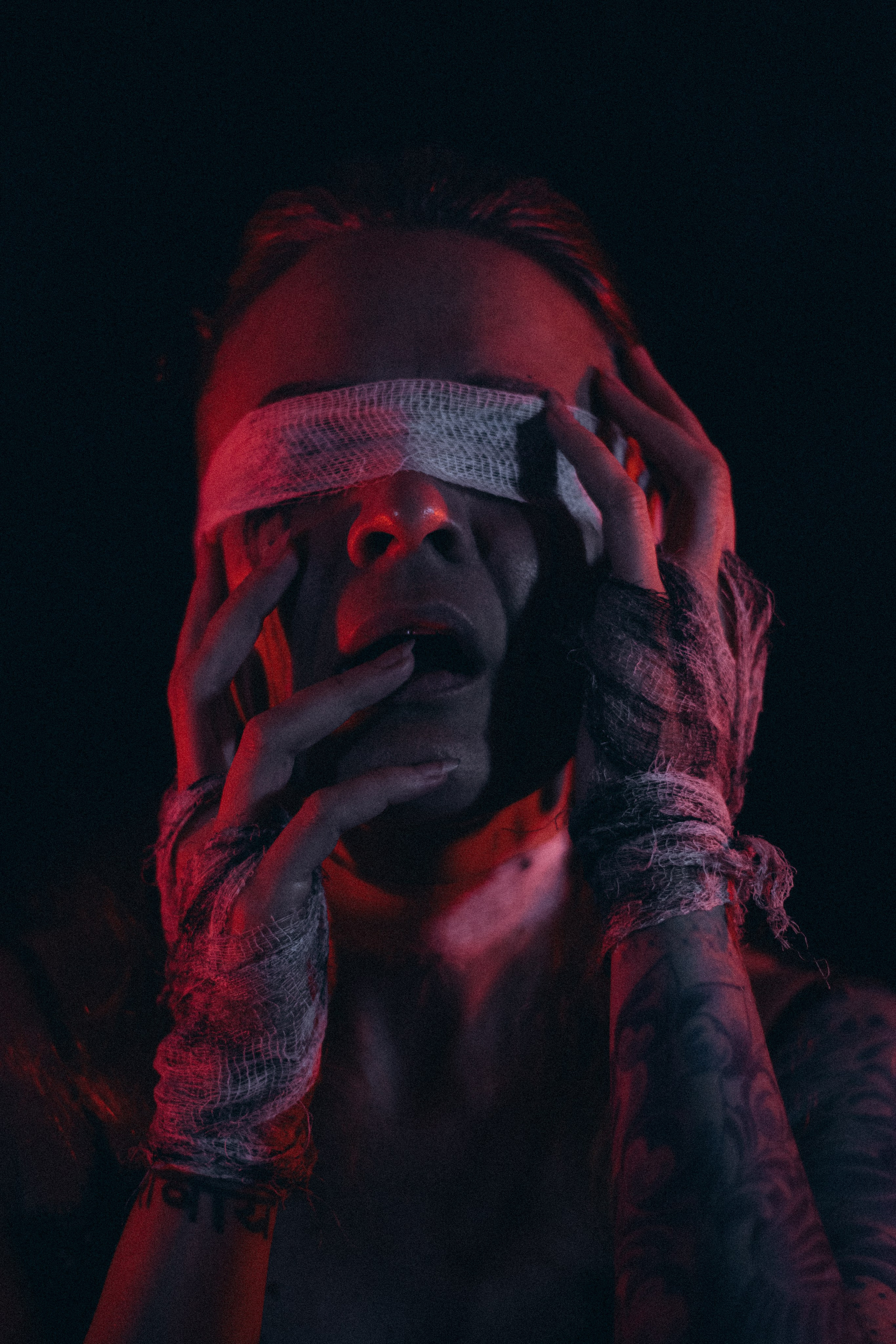 H E L E N. Портретный и уличный фотограф в Санкт-Петербурге Сергей Кутьин