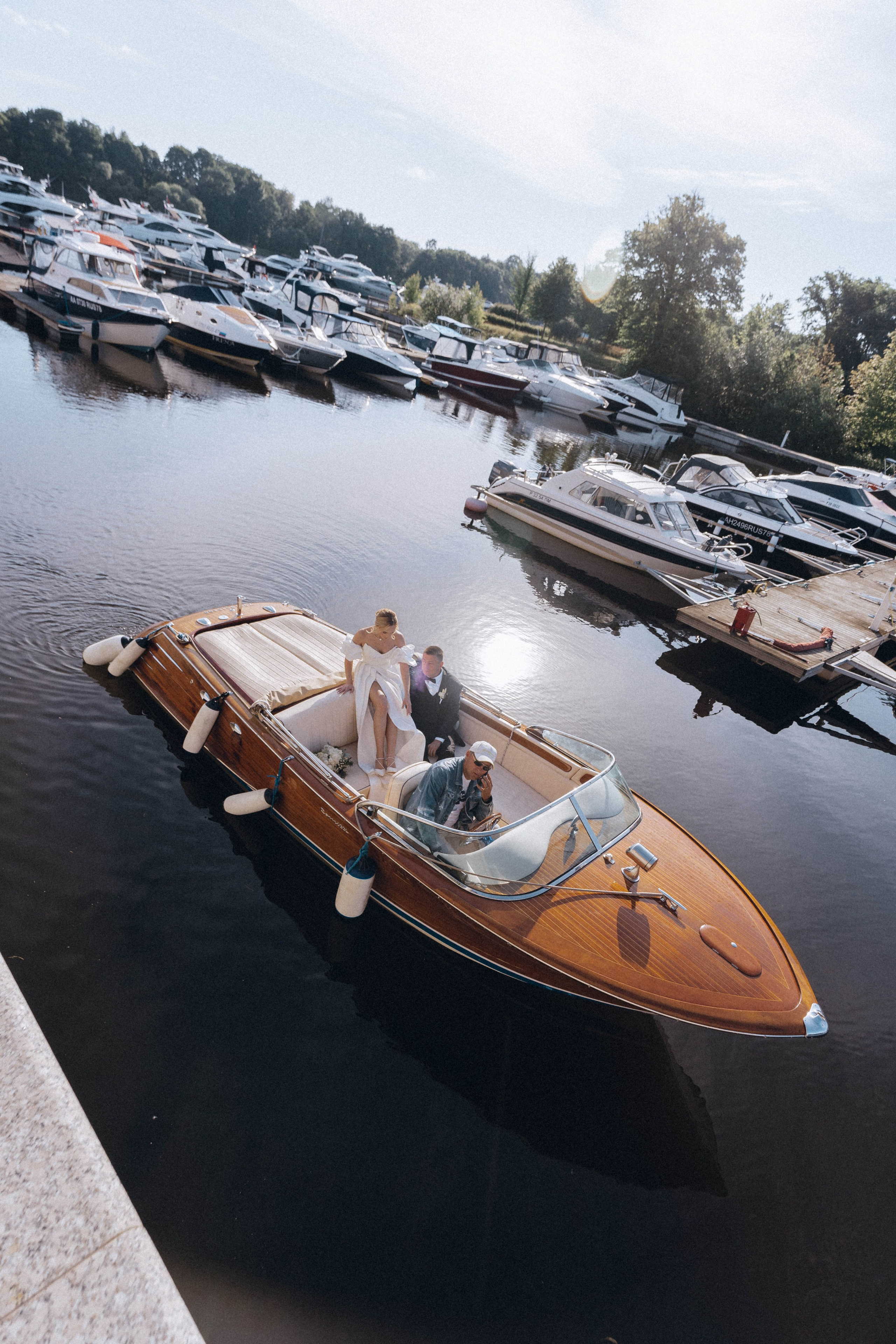СВАДЕНБНАЯ СЬЕМКА НА КАТЕРЕ ПО КАНАЛАМ САНКТ-ПЕТЕРБУРГА И В АКВАТОРИИ НЕВЫ. Профессиональный фотограф, Санкт-Петербург — Виктория Богомолова