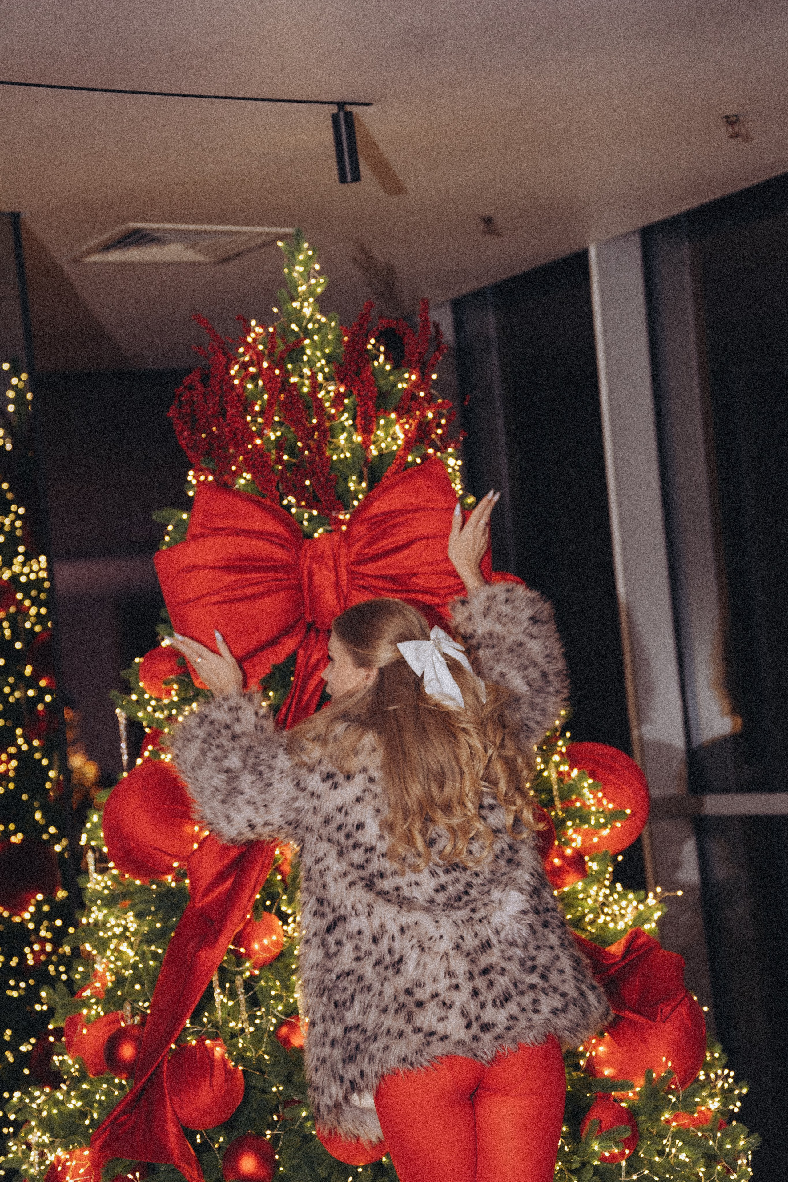 ФОТОСЕССИЯ К НОВОМУ ГОДУ В СТУДИИ С ЕЛОЧКОЙ КРАСИВЫЙ ОБРАЗ. Профессиональный фотограф, Санкт-Петербург — Виктория Богомолова