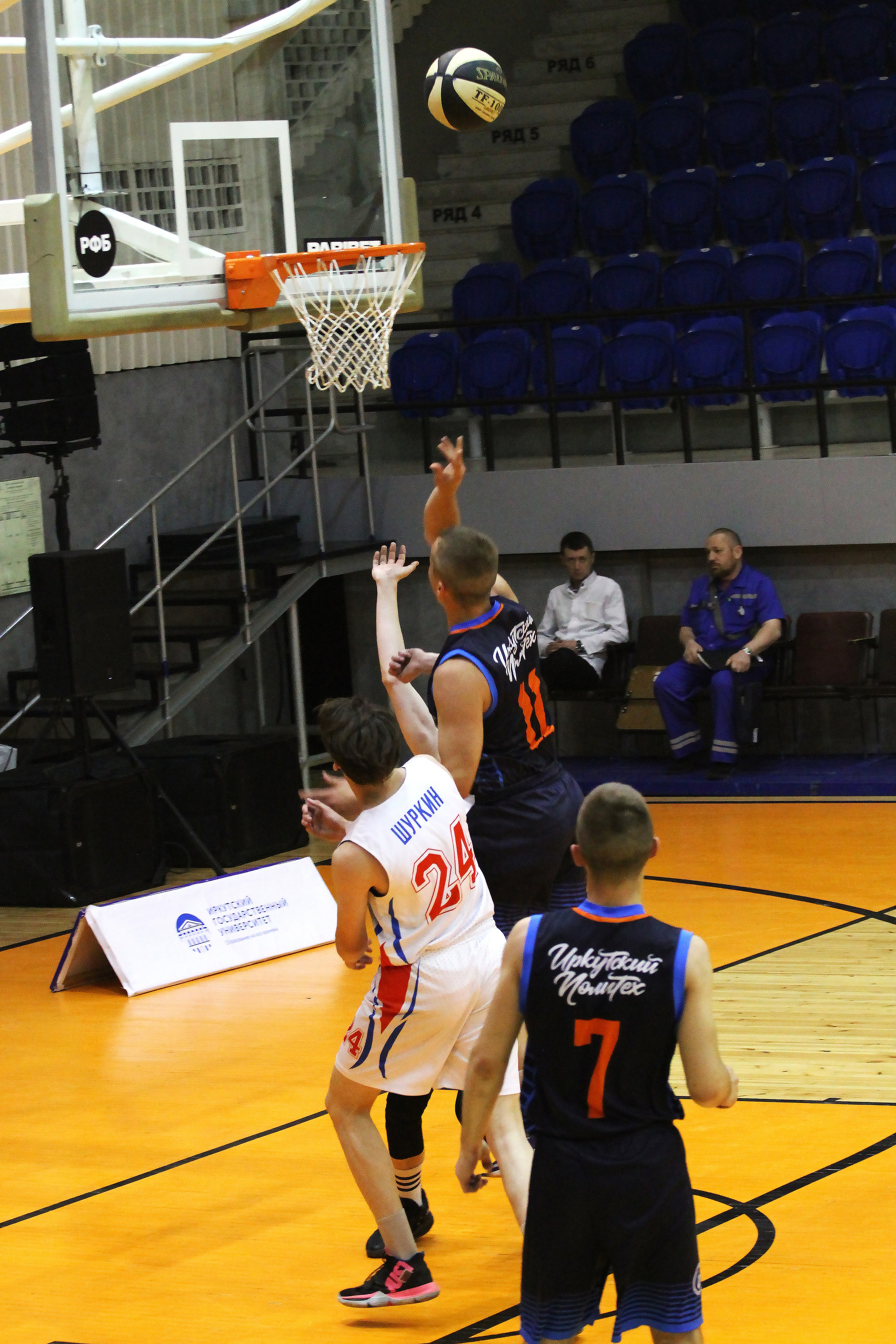 Баскетбол. Репортажный фотограф в Иркутске Семён Фёдоров