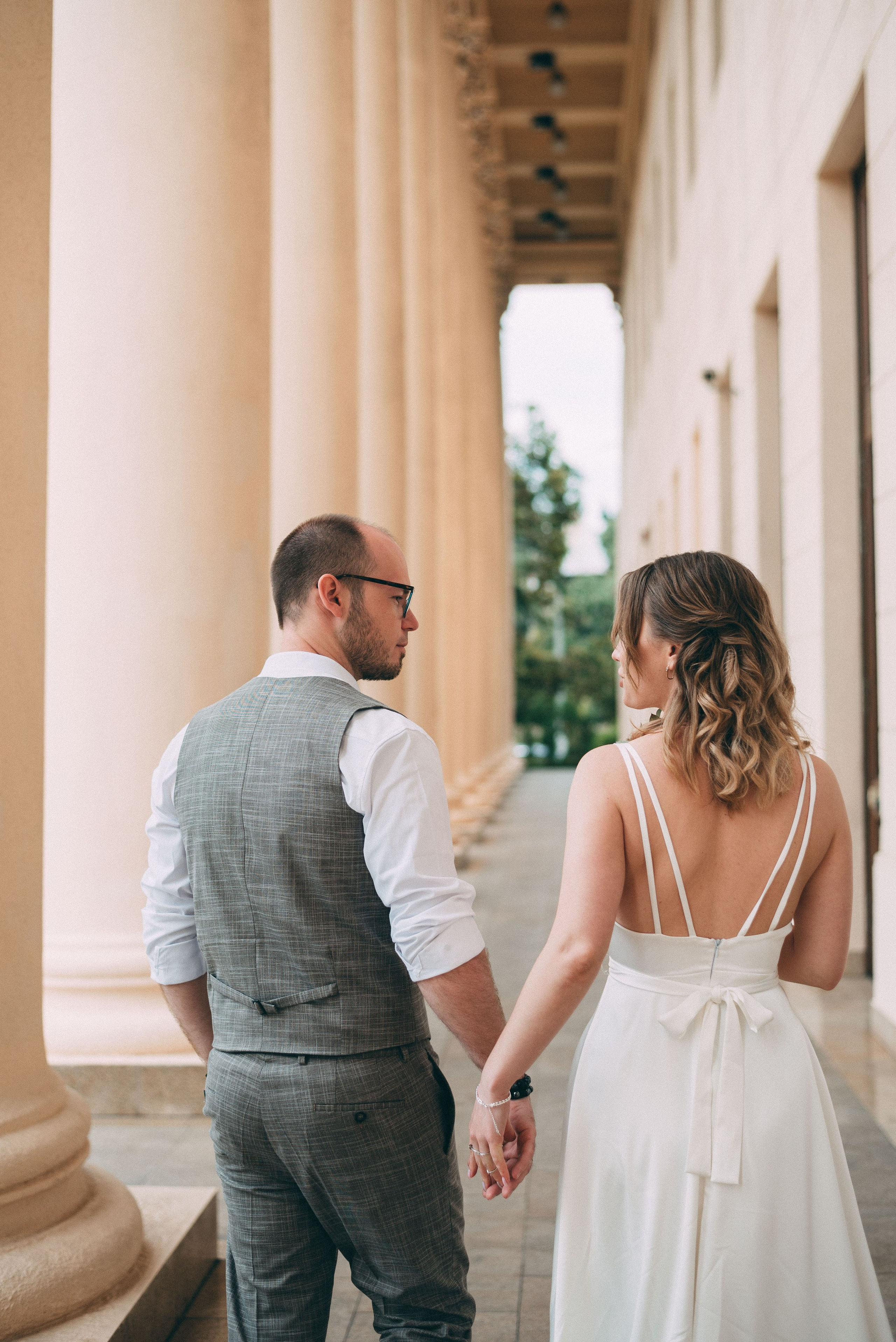 Фотосессия свадьбы или lovstory в центре Сочи, Зимний театр. Фотограф в Сочи — Маргарита Поганова