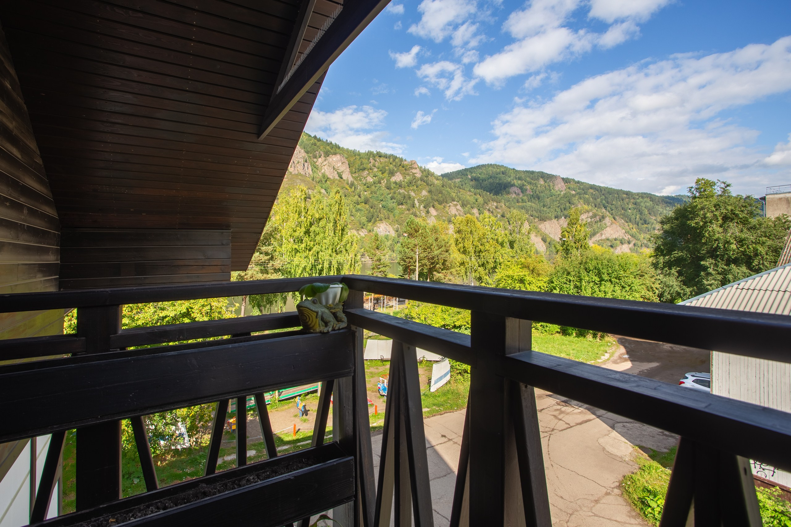 Квартира для продажи в городе Дивногорске с хоумстейджингом. Интерьерный фотограф и ретушер в Красноярске Денис Антропов