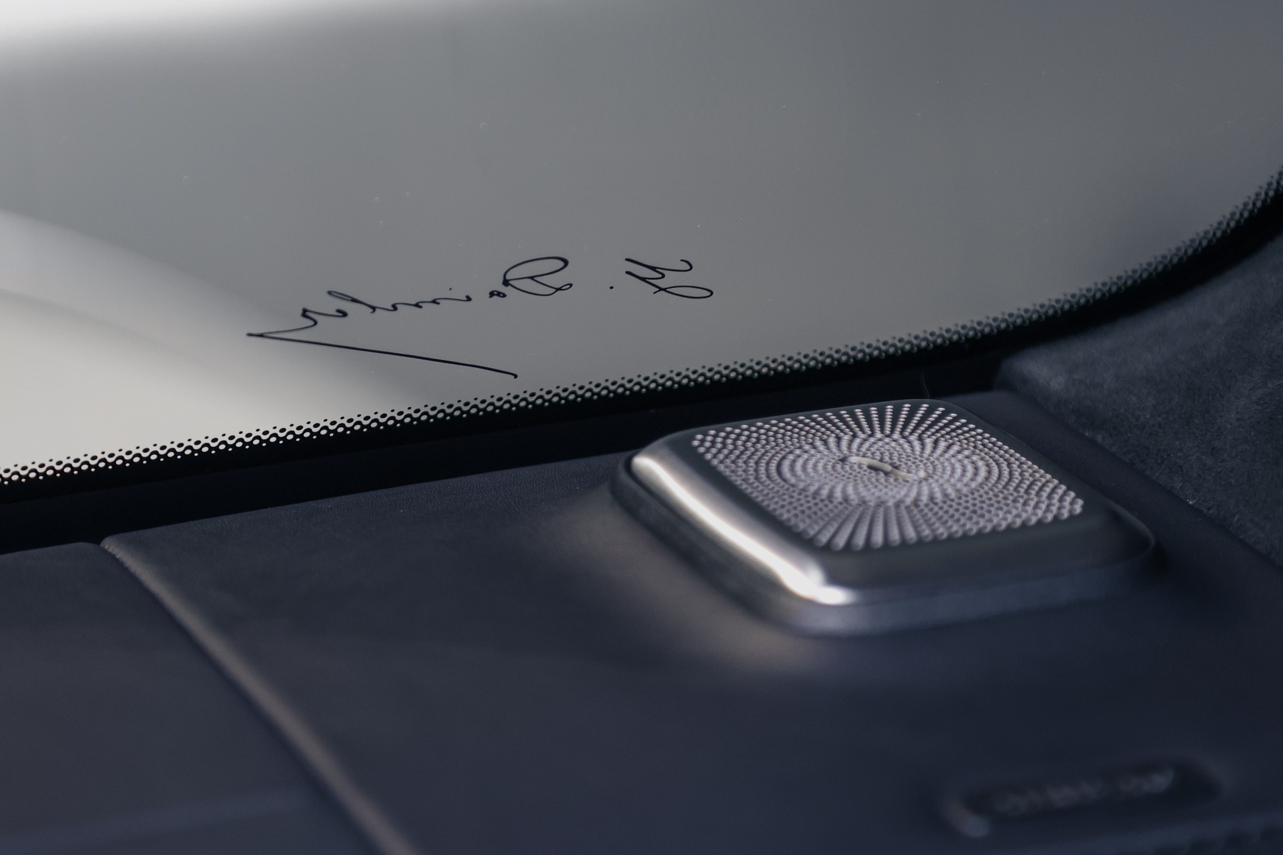 2022 MERCEDES BENZ G63 AMG $235,000 / 16,414 KM ODOMETER. Mixturecaptures