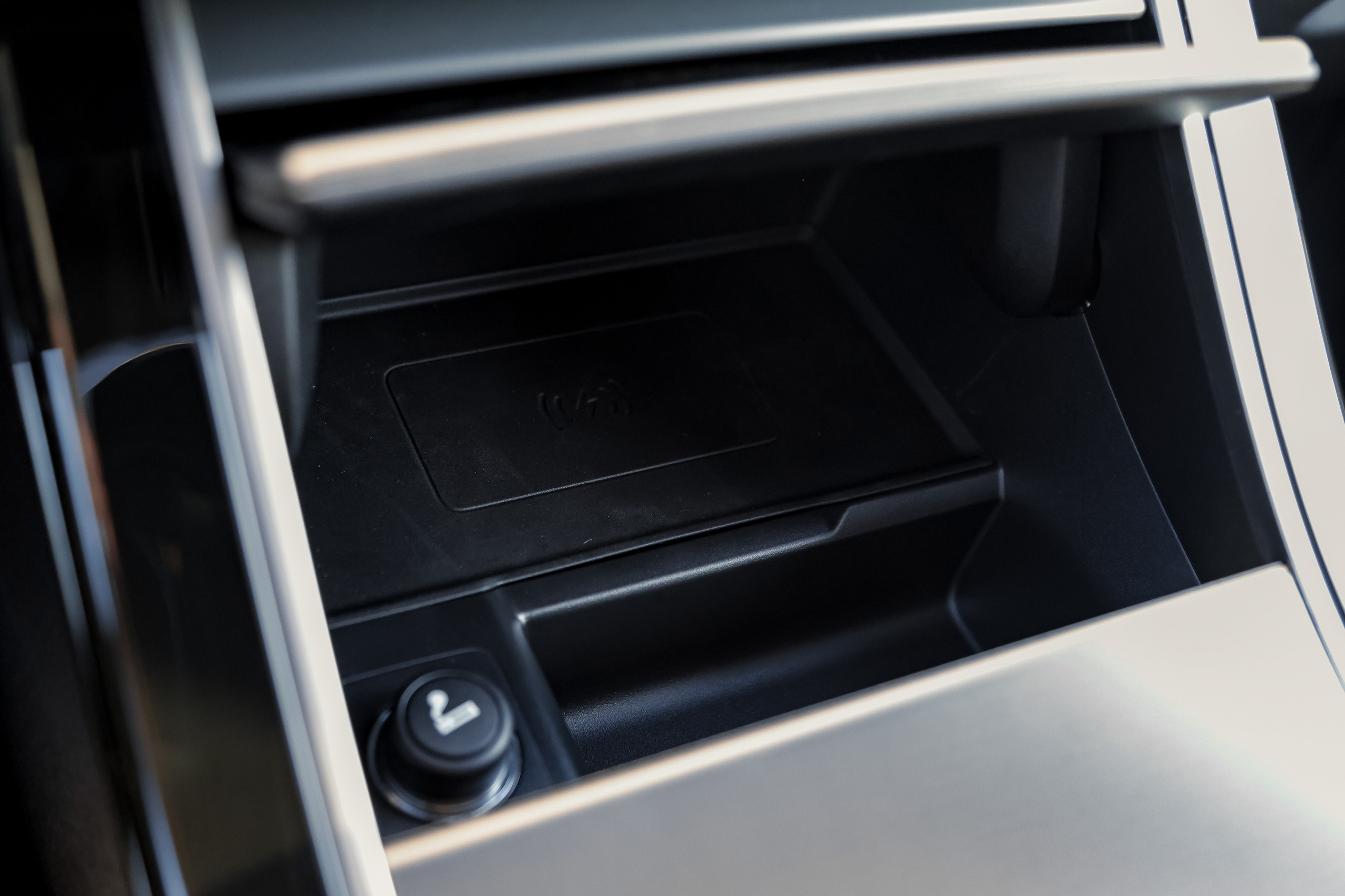 2024 Range Rover Velar 2.0 AT. Mixturecaptures