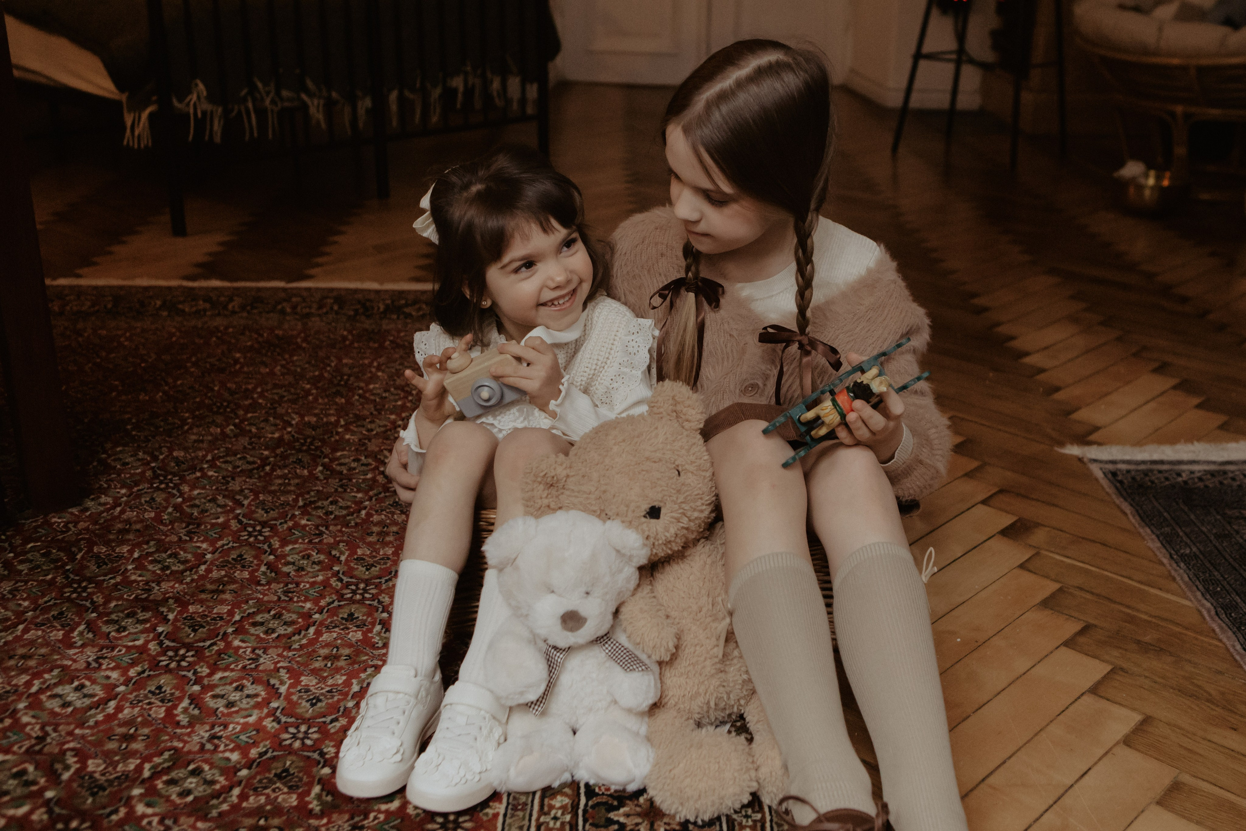 Сестры Миша и Маша. Фотограф в Кракове Надежда Харитоненко