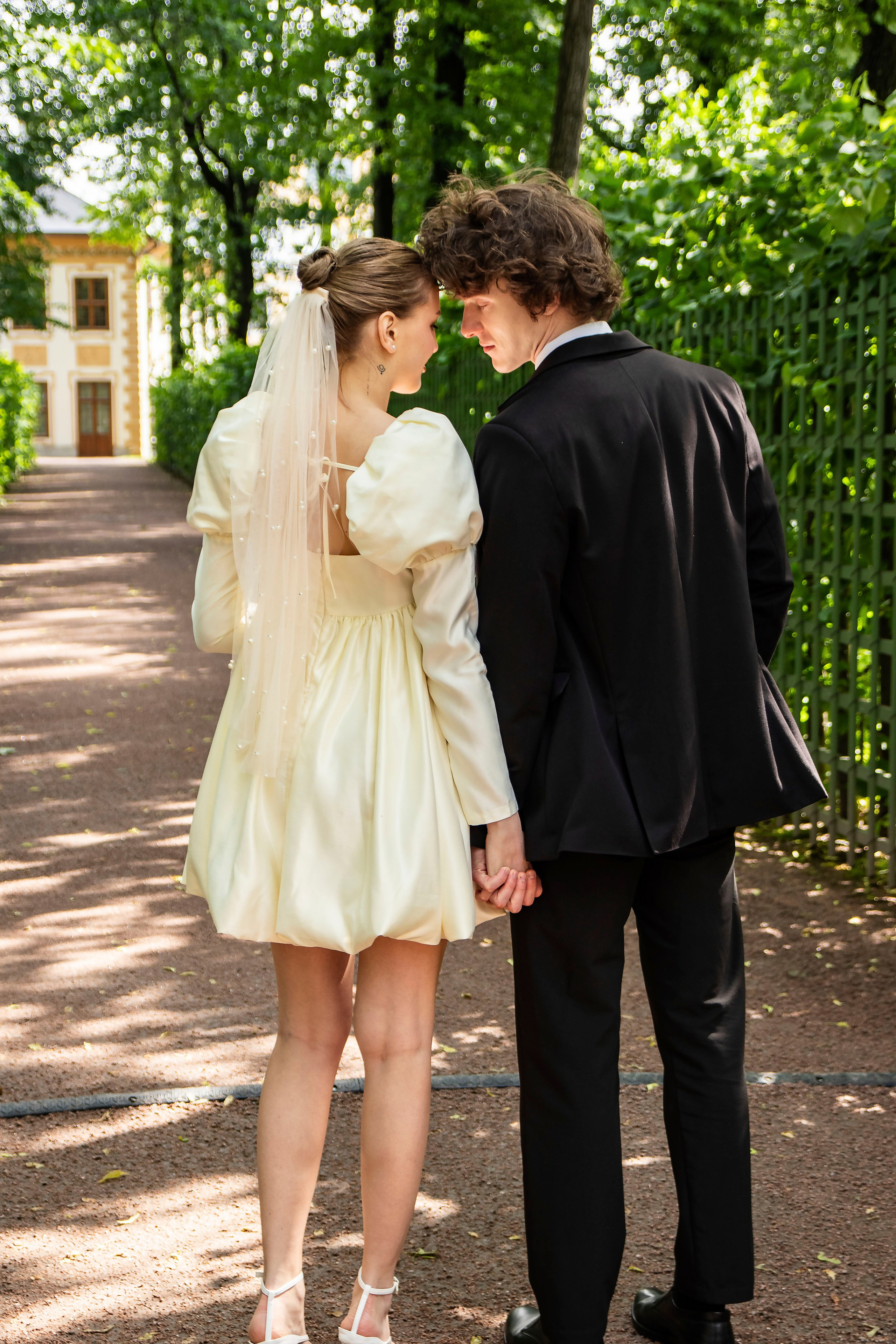 Свадебная прогулка в Летнем саду. Портретный фотограф в Санкт-Петербурге Савельева Ольга