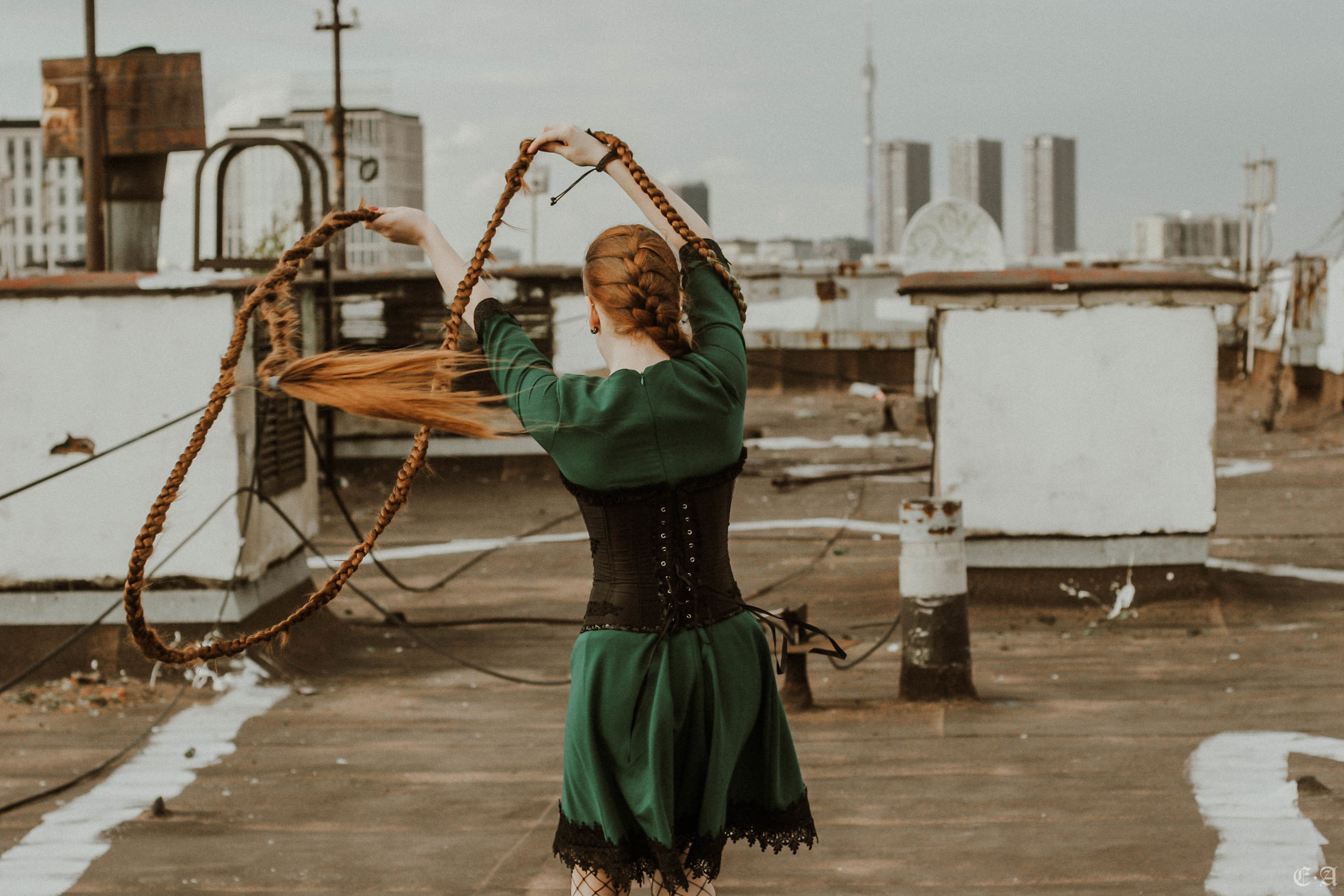 Урбанистическая обитель Рапунцель. Фотограф Ellairen