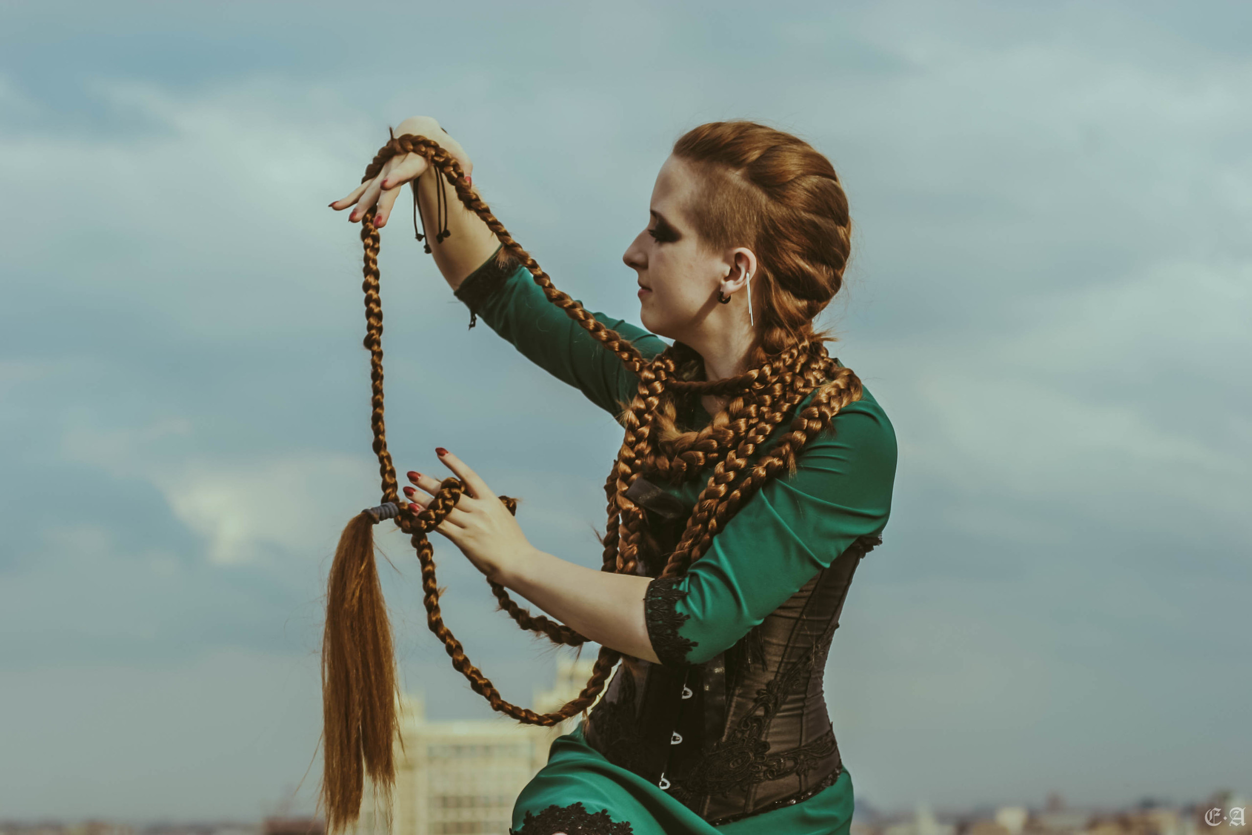 Урбанистическая обитель Рапунцель. Фотограф Ellairen