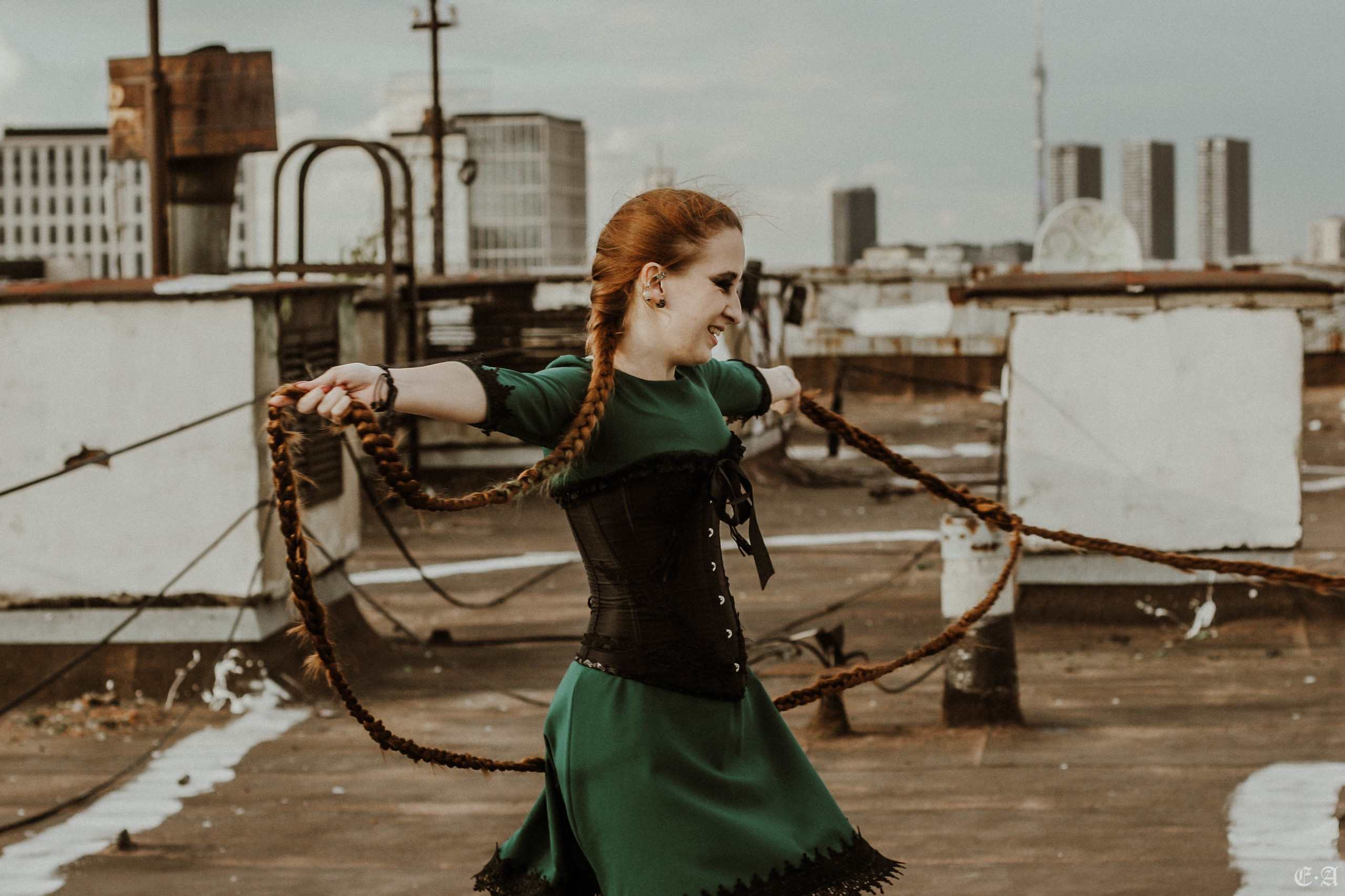 Урбанистическая обитель Рапунцель. Фотограф Ellairen