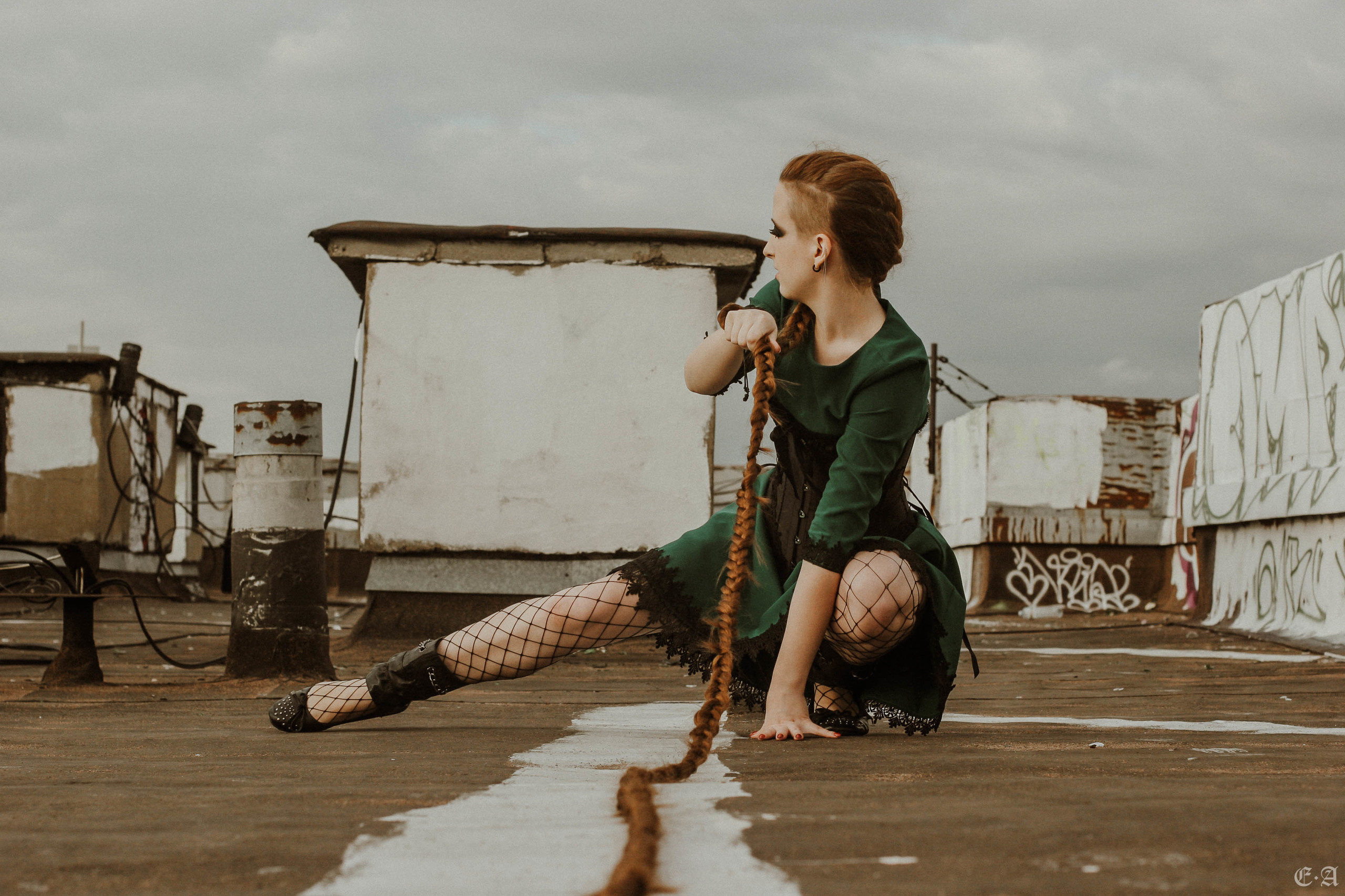 Урбанистическая обитель Рапунцель. Фотограф Ellairen