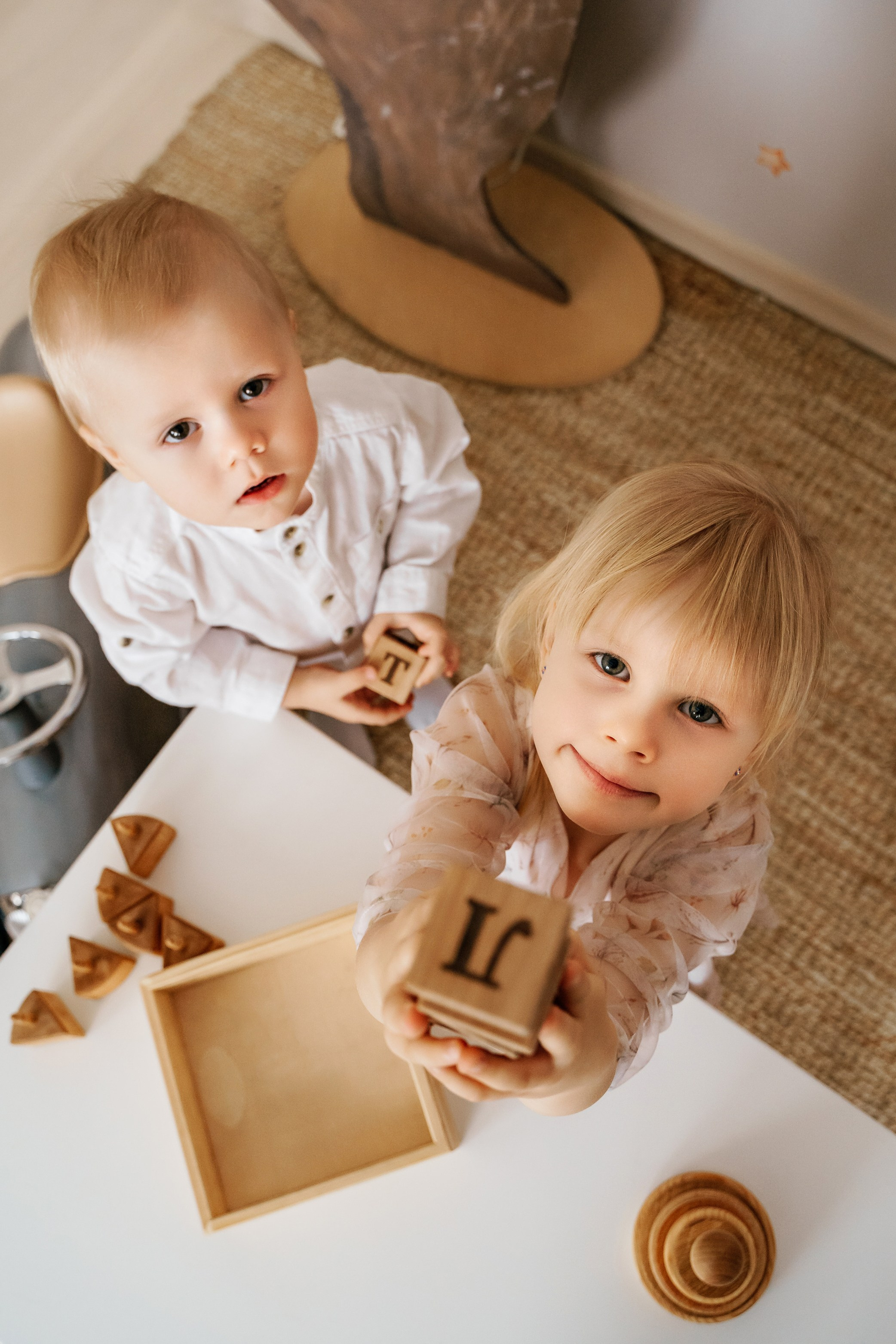 Семейная фотосессия в студии. Семейный и свадебный фотограф Минск Юрий Прилепов. Выпускные альбомы!