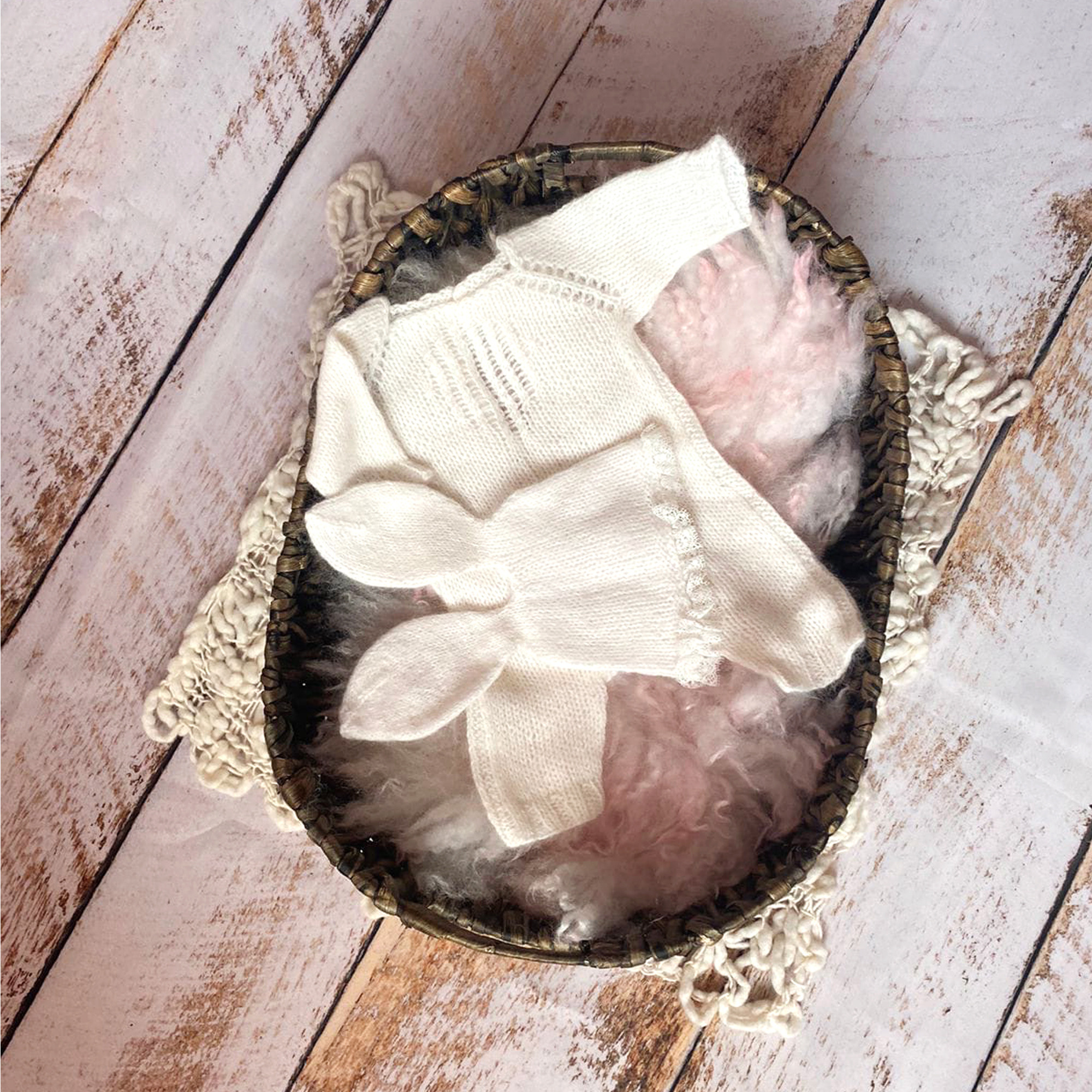 Костюмчики и фоны. Фотограф новорожденных в г. Миасс Анна Плотникова