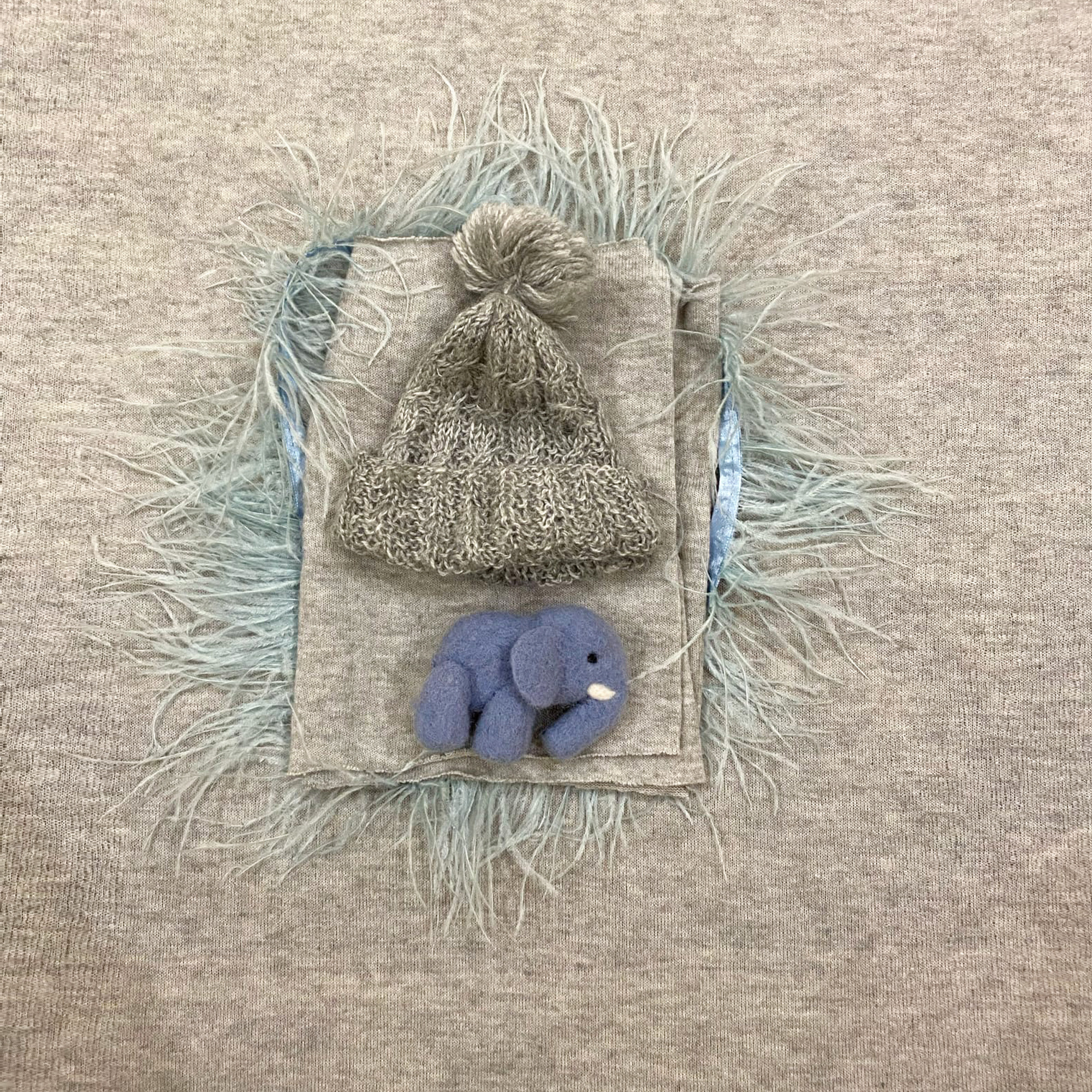 Костюмчики и фоны. Фотограф новорожденных в г. Миасс Анна Плотникова