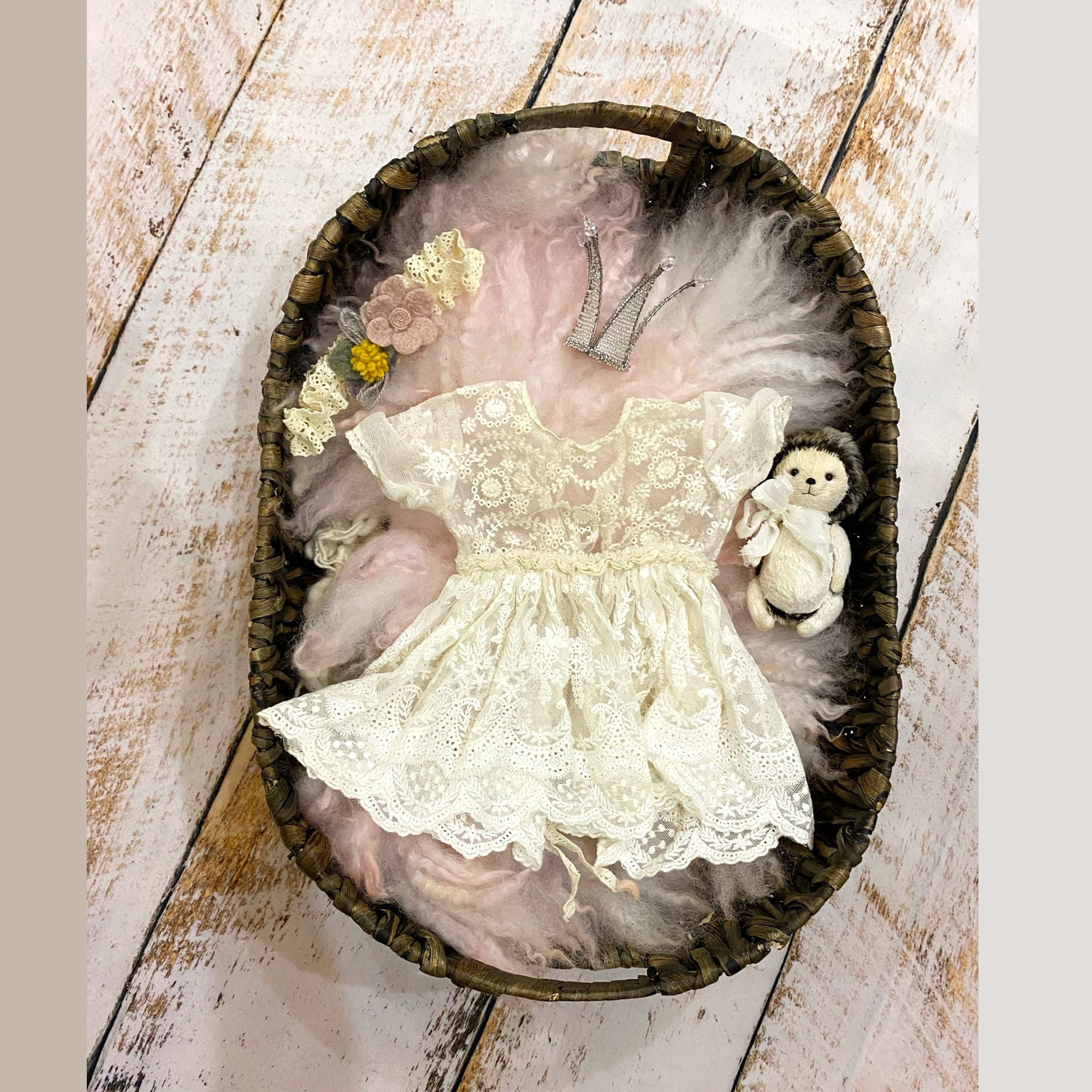 Костюмчики и фоны. Фотограф новорожденных в г. Миасс Анна Плотникова