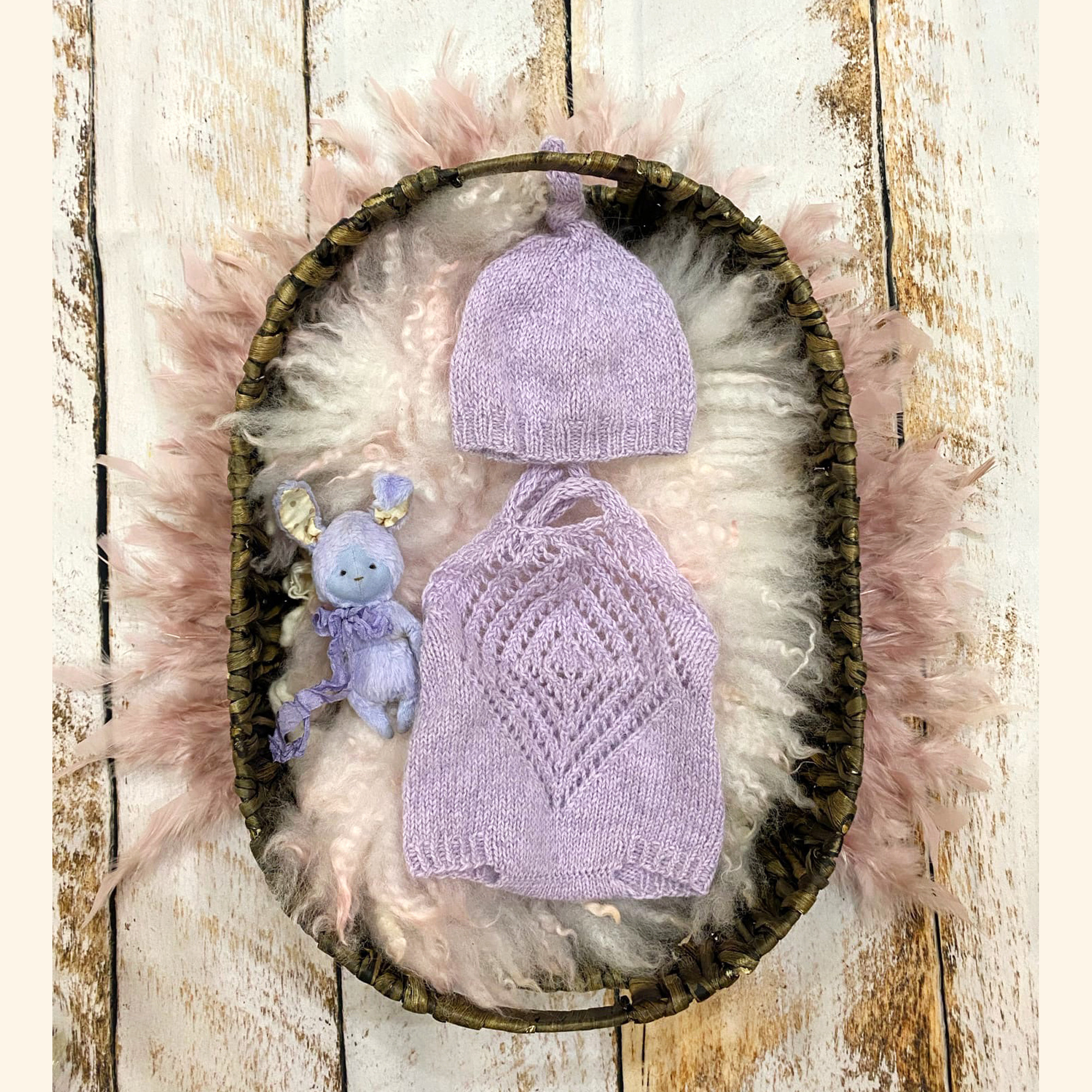 Костюмчики и фоны. Фотограф новорожденных в г. Миасс Анна Плотникова