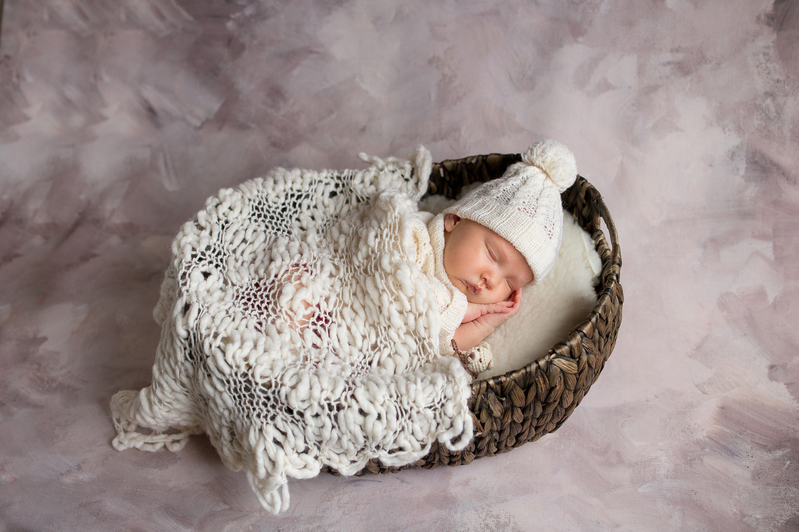 Корзинки и бадейки для фотосессии Ньюборн. Фотограф новорожденных в г. Миасс Анна Плотникова