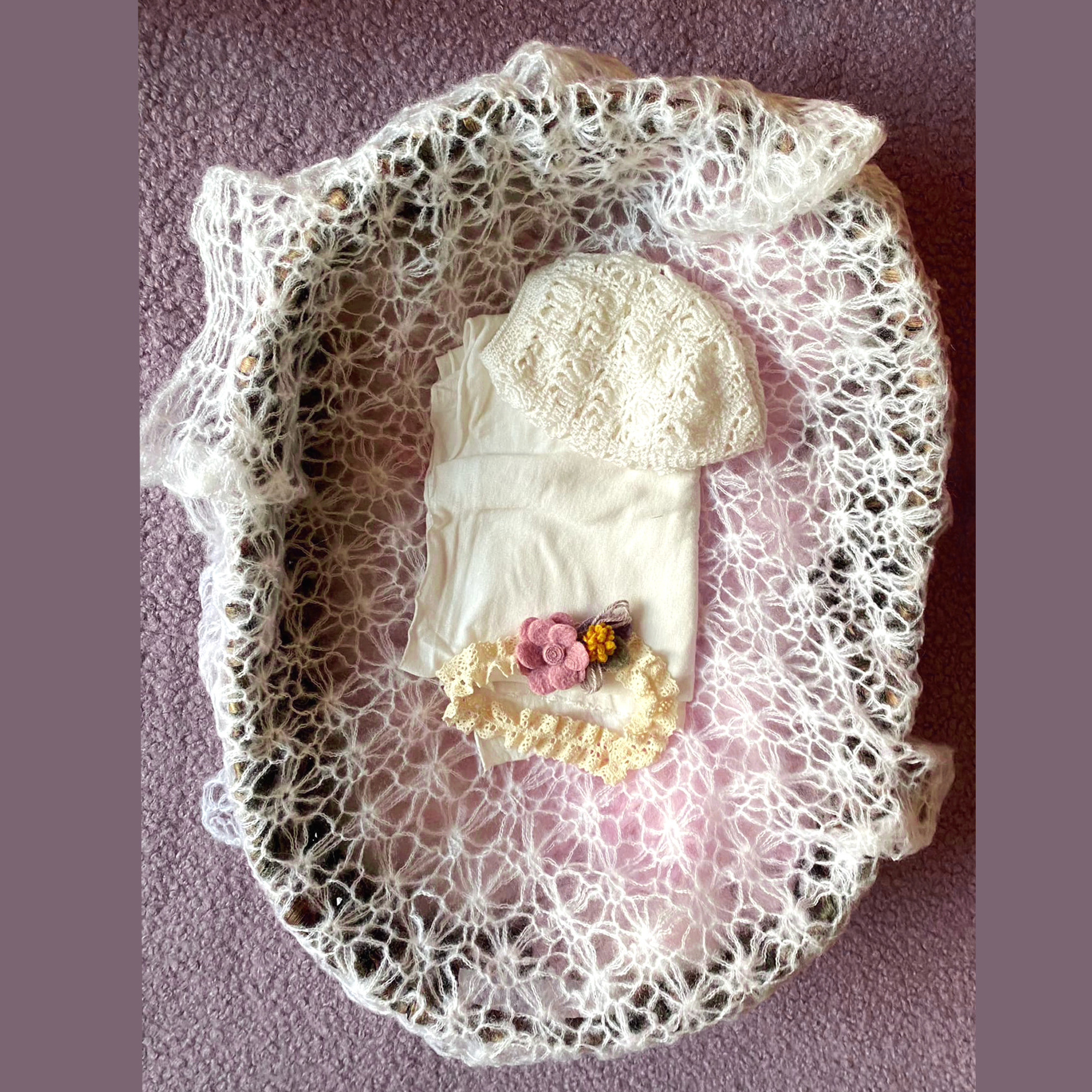 Костюмчики и фоны. Фотограф новорожденных в г. Миасс Анна Плотникова