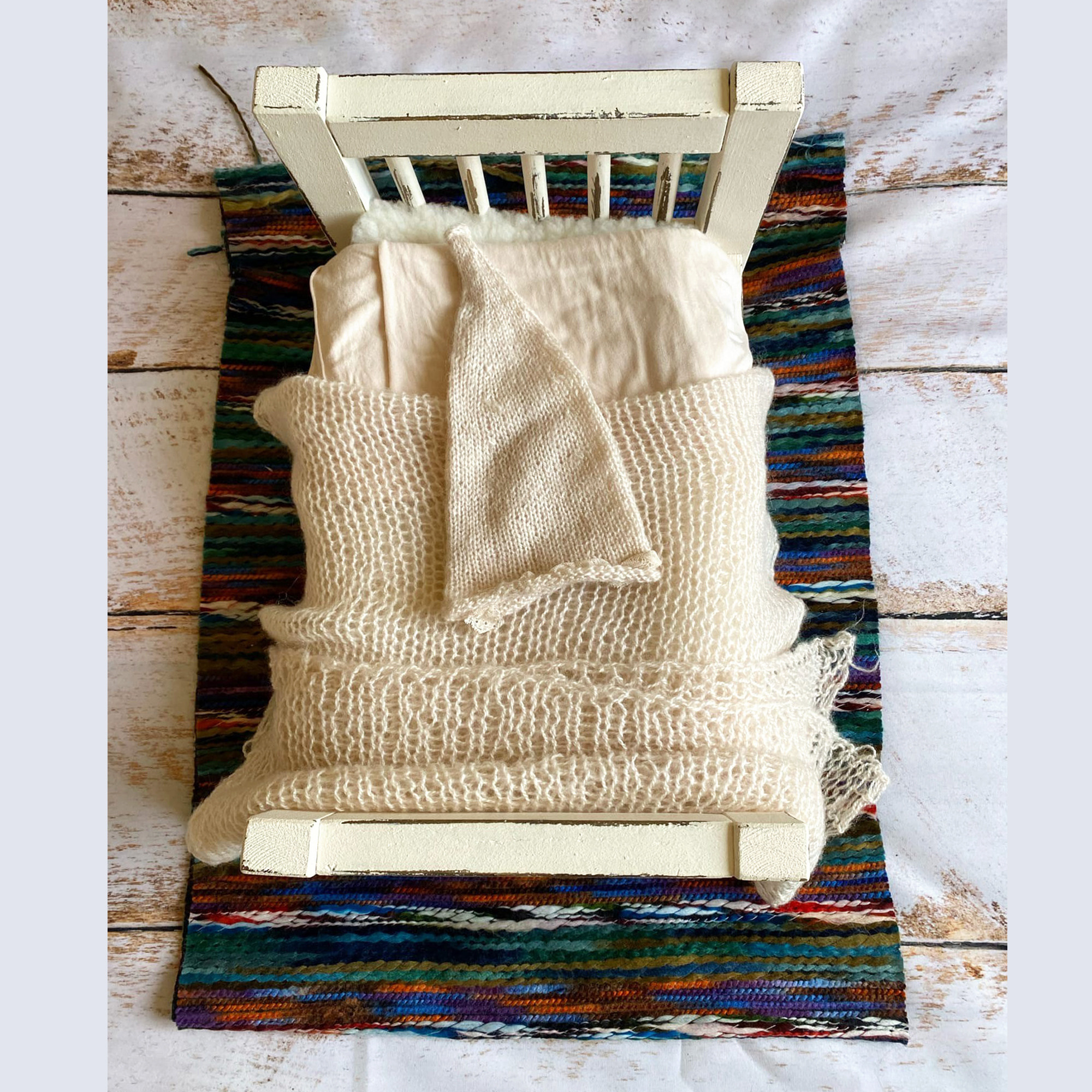 Костюмчики и фоны. Фотограф новорожденных в г. Миасс Анна Плотникова