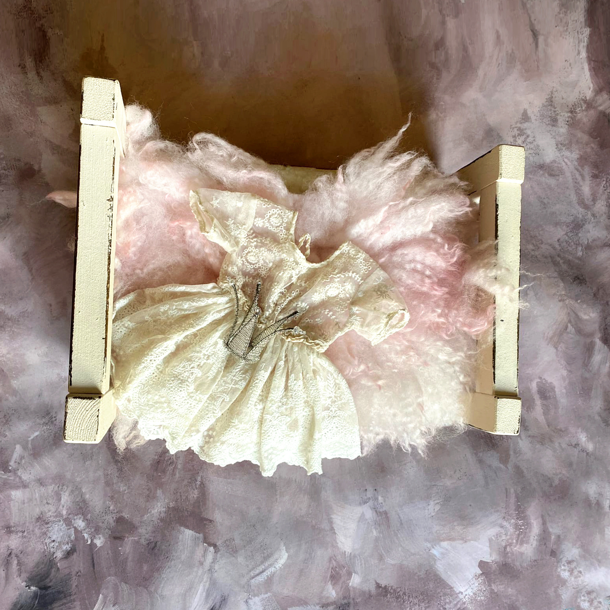 Костюмчики и фоны. Фотограф новорожденных в г. Миасс Анна Плотникова