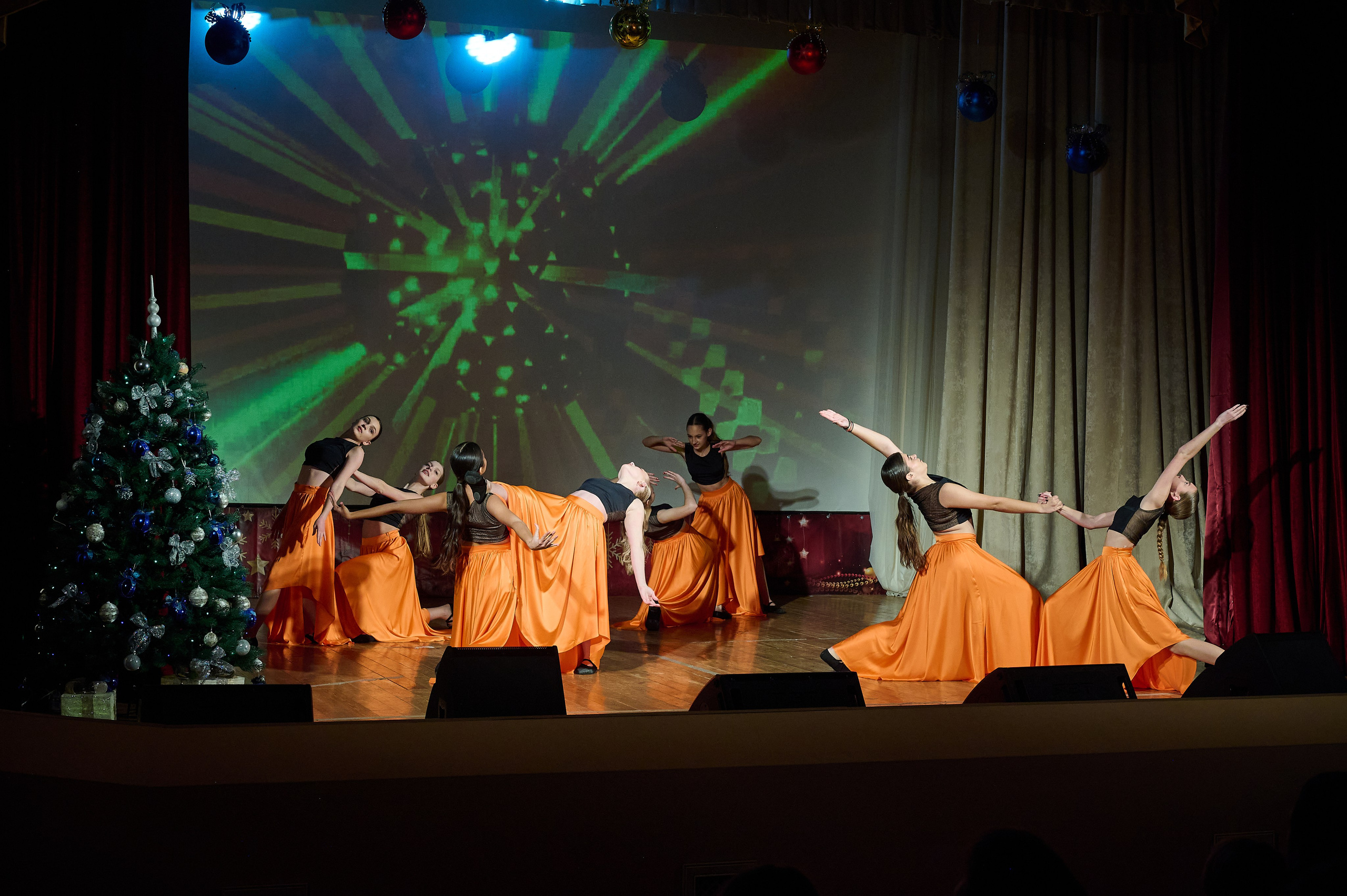 Концерт НГ В ДК. Жизнь курорта Кабардинка в фотографиях